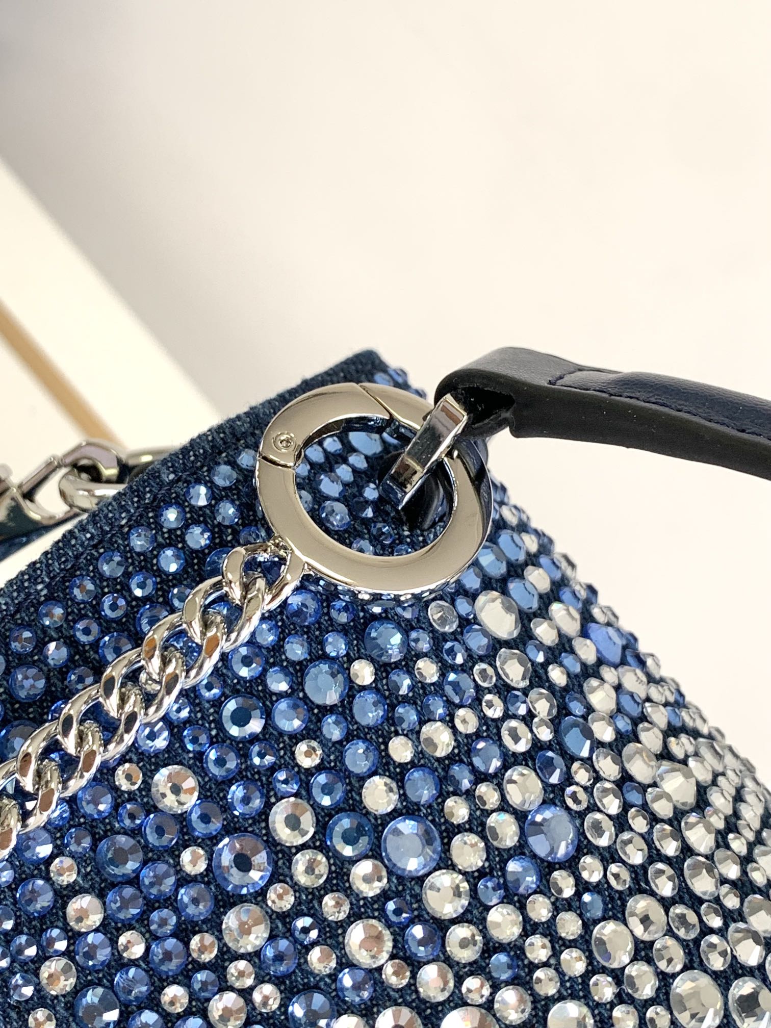 [TOP] VALENTINO Garavani Vsling Bag Denim Decorated with Crystals Mini 19x13x9cm - Blue Jeans