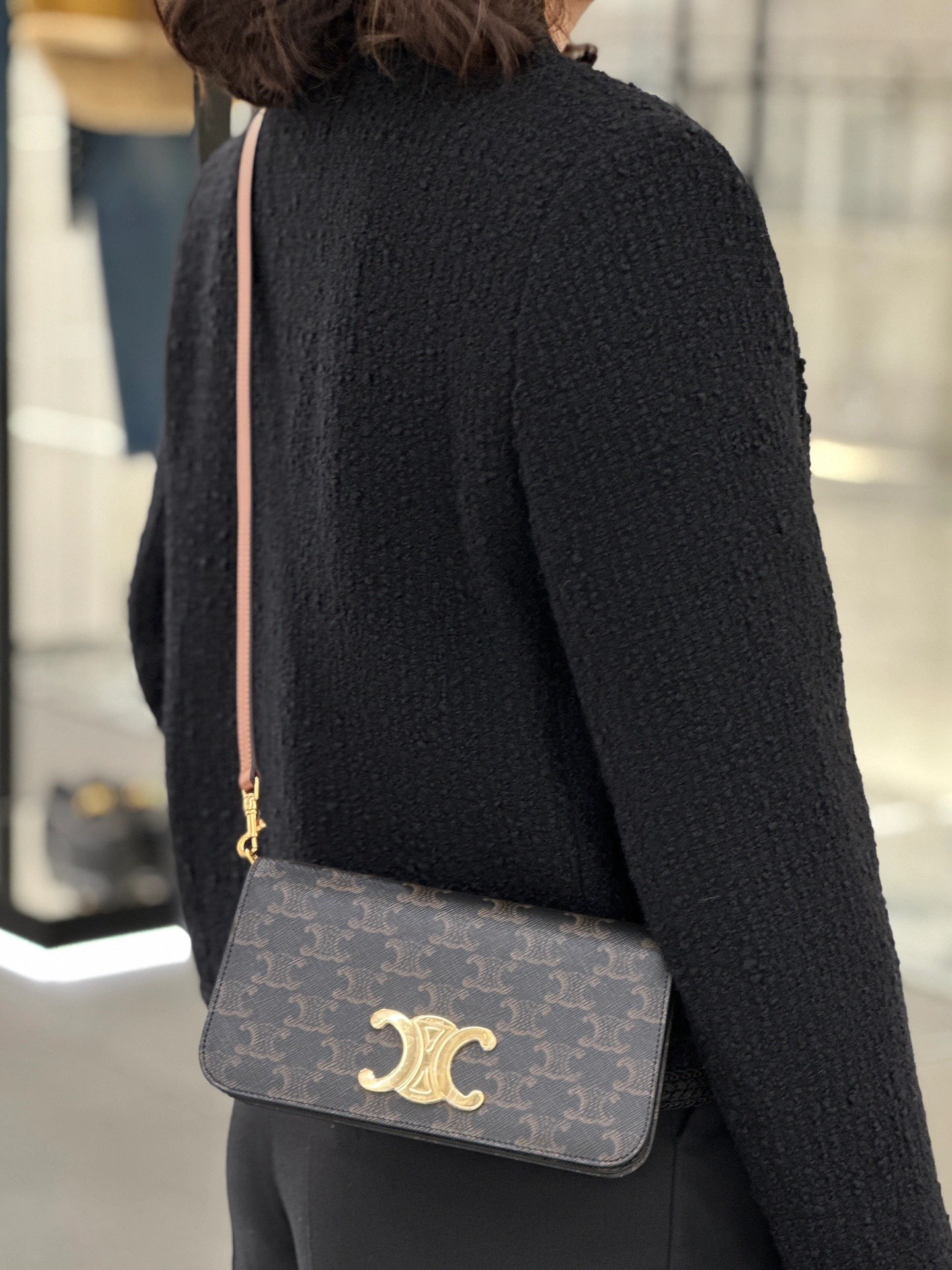 [TOP] CELINE Triomphe Chain Shoulder Bag Cowhide with Logo-printed 20.5x11x4cm