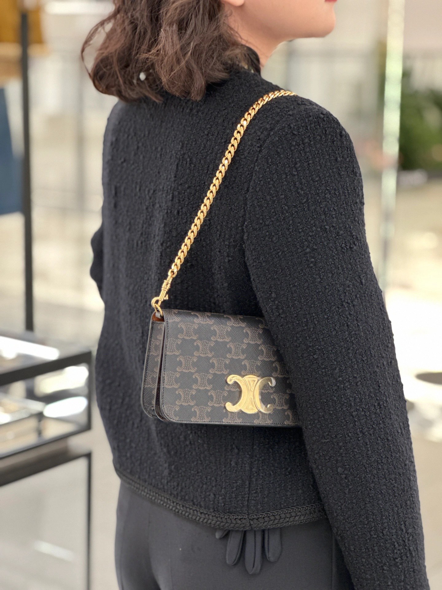 [TOP] CELINE Triomphe Chain Shoulder Bag Cowhide with Logo-printed 20.5x11x4cm