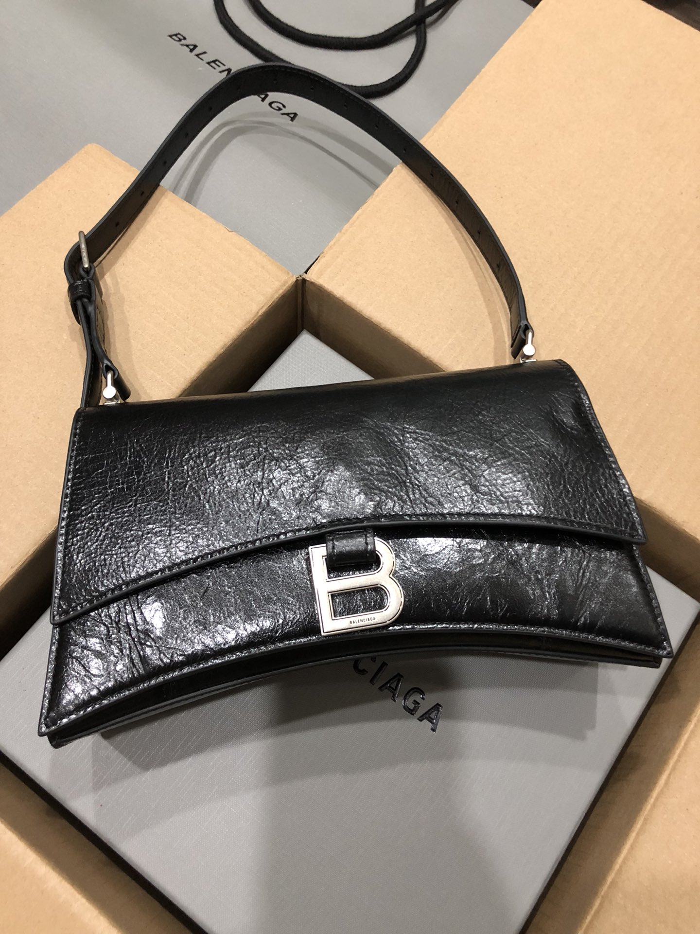 [TOP] BALENCIAGA Crush Bag Calfskin 25x 15x 9.5cm/31x  20x 12cm - Black