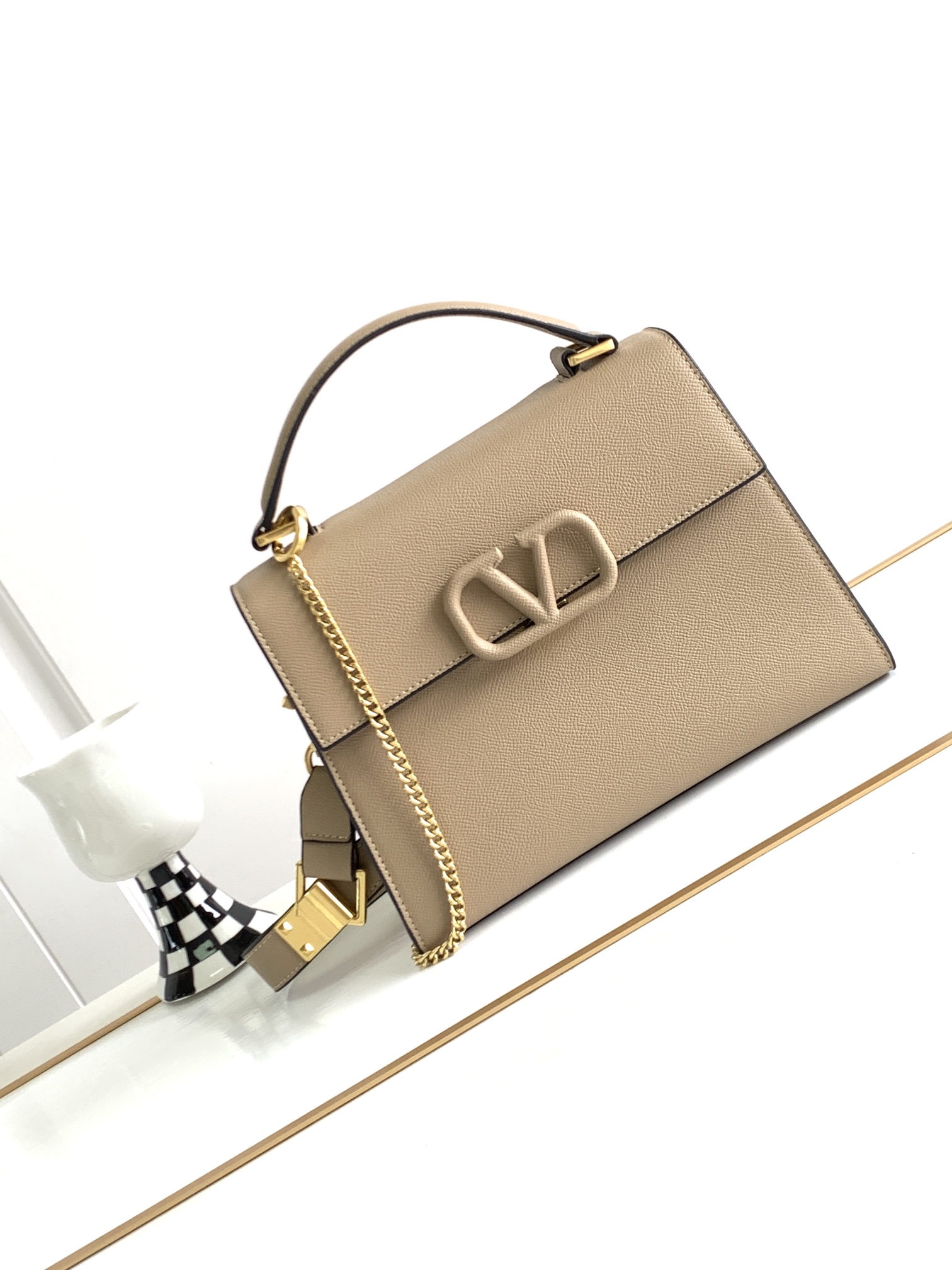 [TOP] VALENTINO Garavani Vsling Bag Cowhide 25x12x17cm - 6 Color