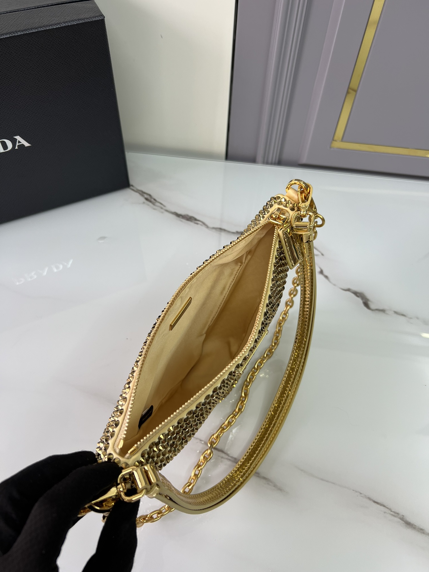 [TOP] PRADA Triangle Bag with Crystal Decoration Mini 26x15x6cm - Gold