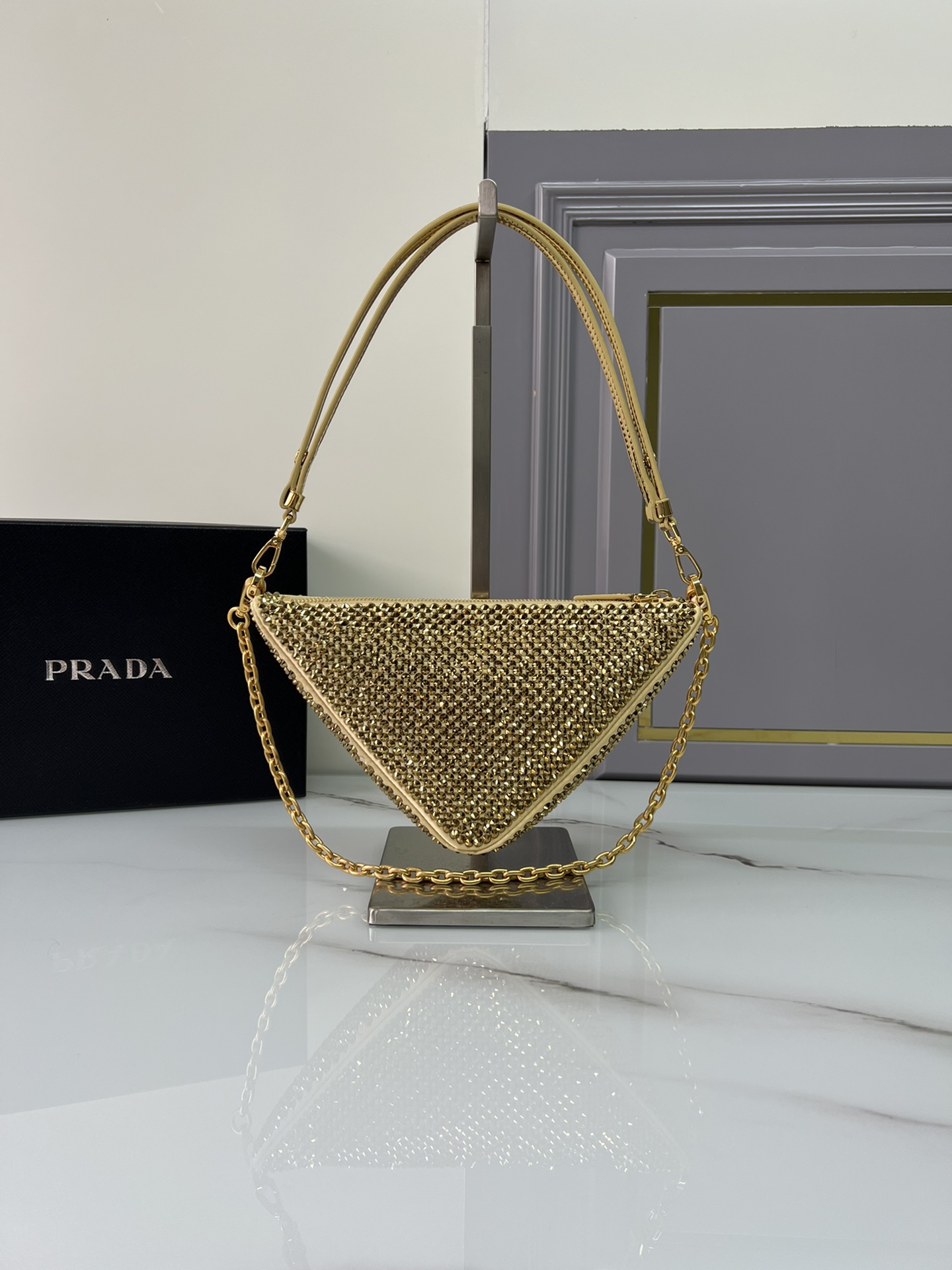 [TOP] PRADA Triangle Bag with Crystal Decoration Mini 26x15x6cm - Gold