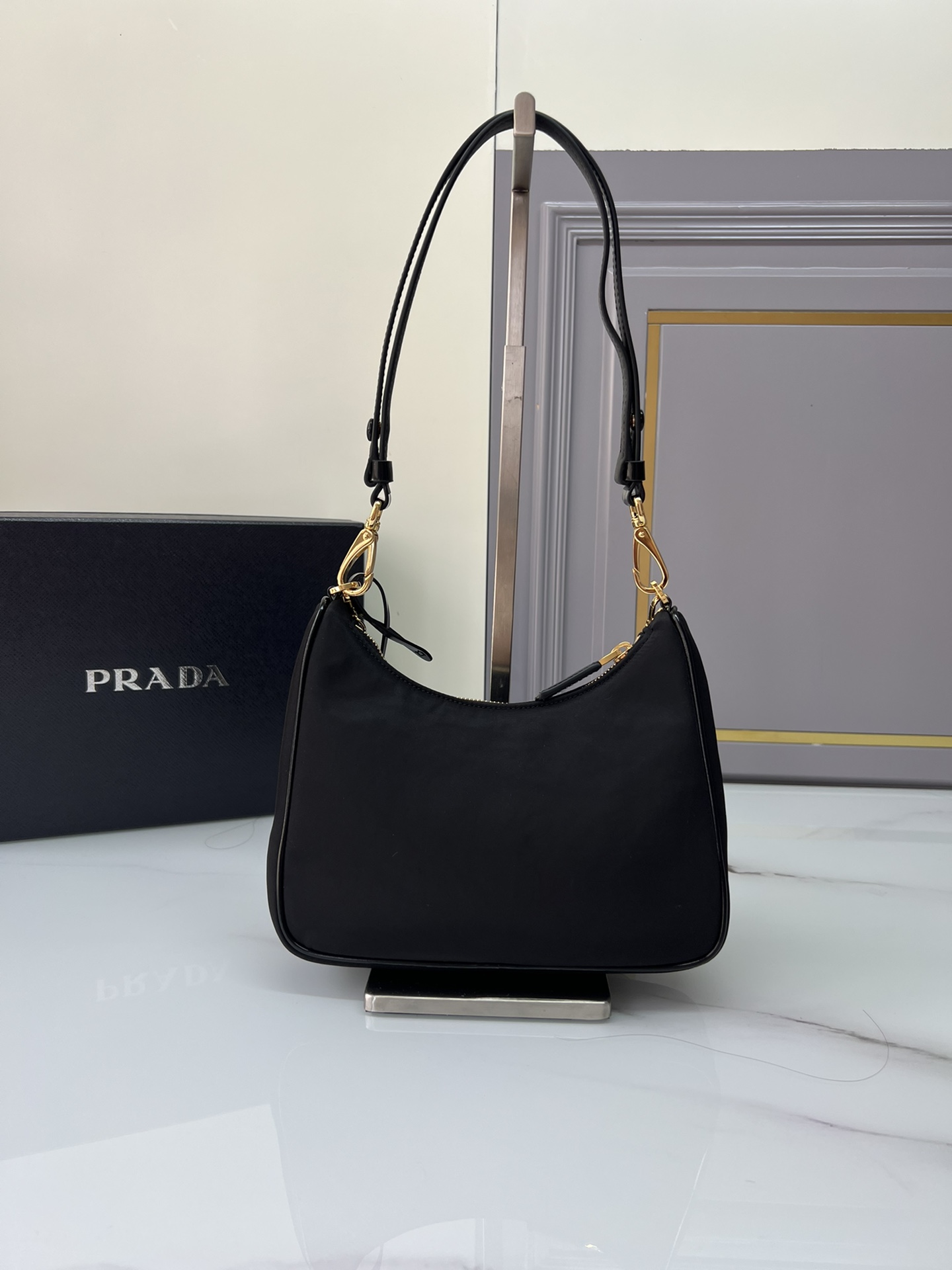 [TOP] PRADA Shoulder Bag Nylon Fabric/Glossy Cowhide 22x19.5x6cm - Black