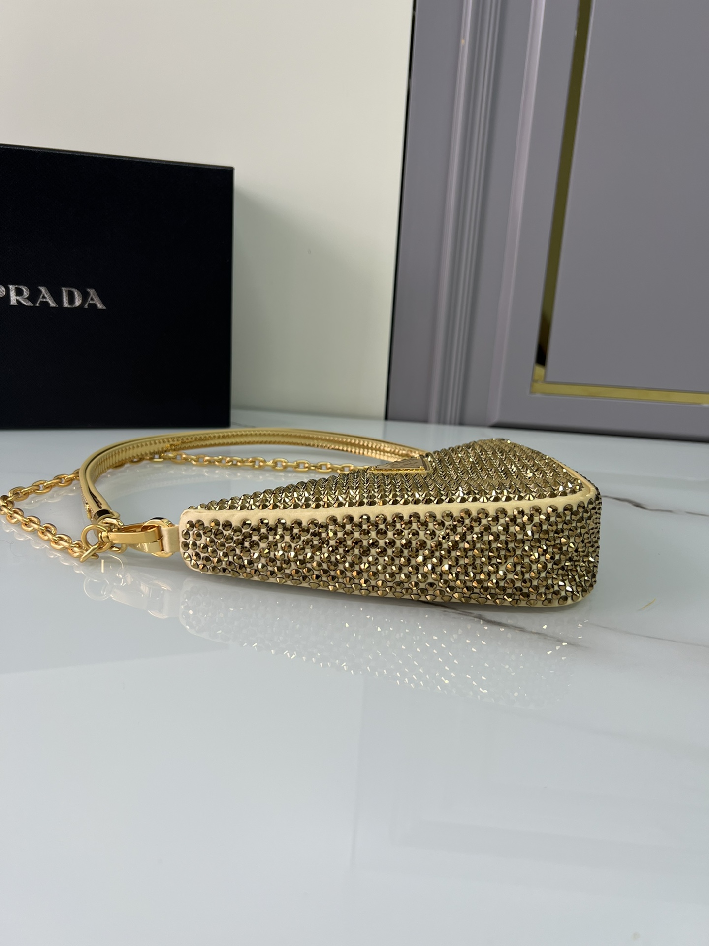 [TOP] PRADA Triangle Bag with Crystal Decoration Mini 26x15x6cm - Gold