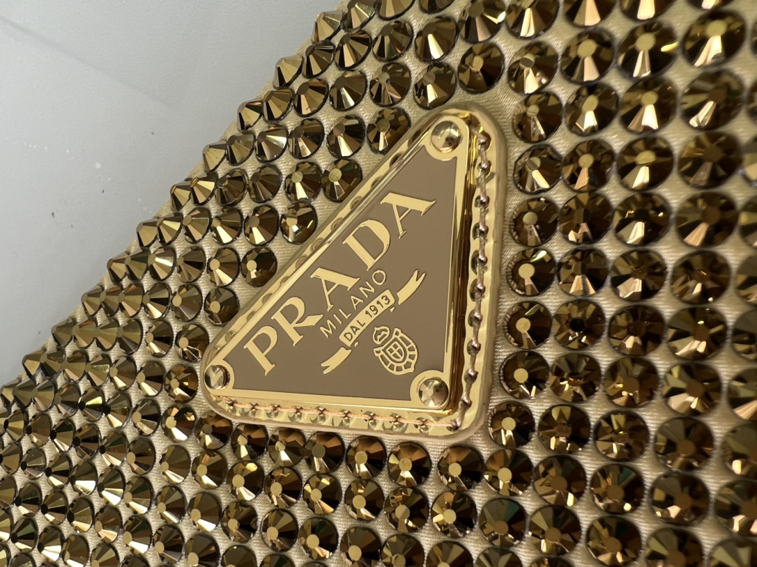 [TOP] PRADA Triangle Bag with Crystal Decoration Mini 26x15x6cm - Gold