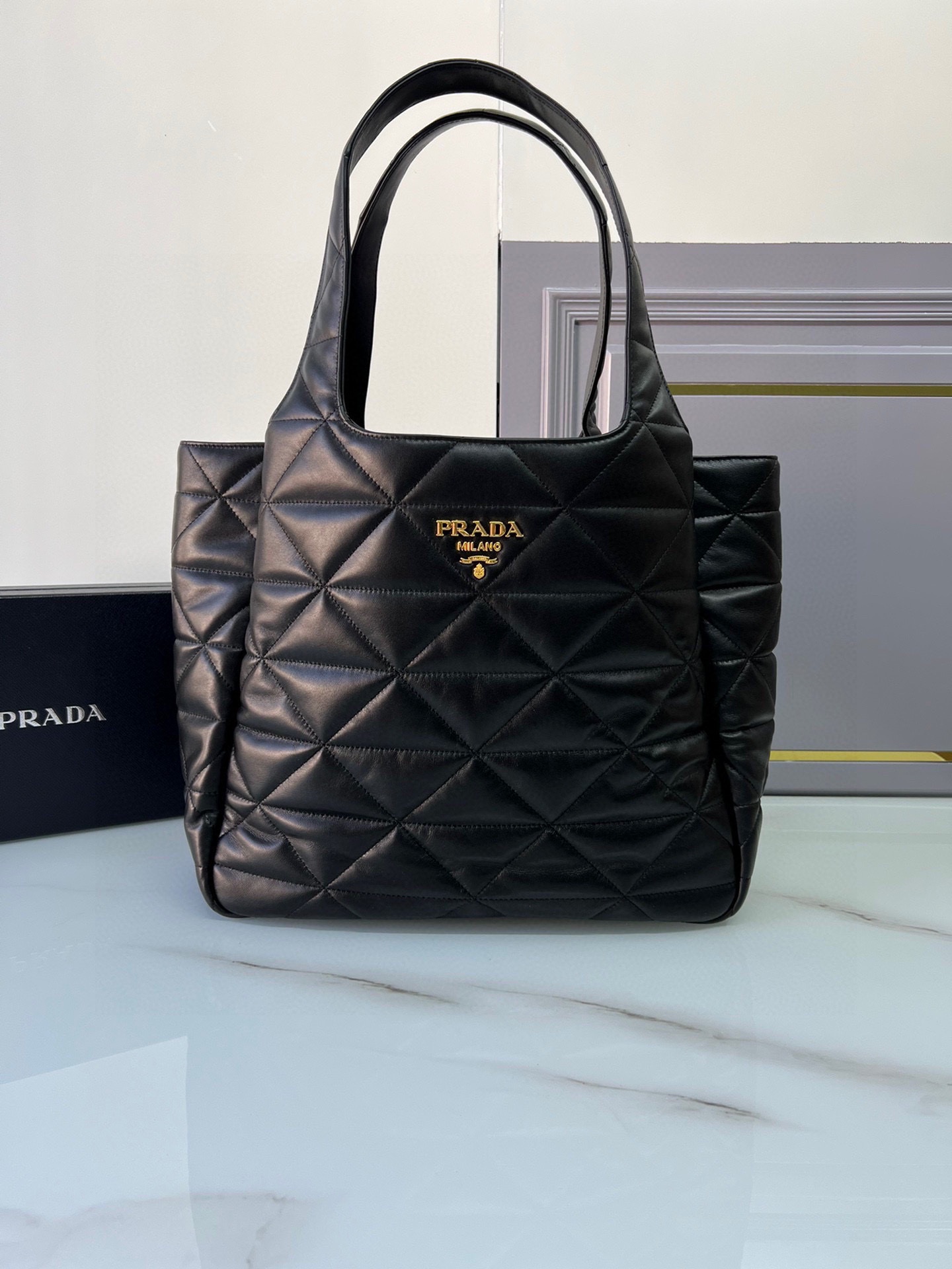 [TOP] PRADA Shopping/Tramp Bag Lambskin Large 39x34x16cm - Black