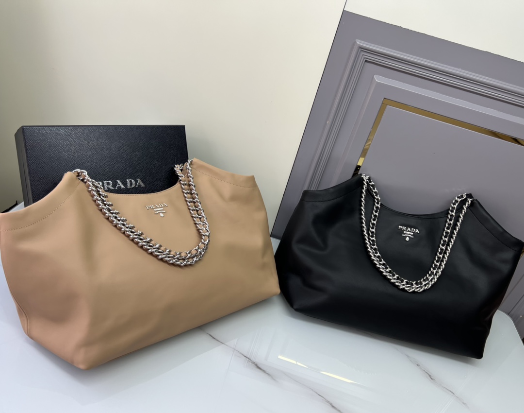 [TOP] PRADA Tote Bag Calfskin 39x29x19cm - 2 Color