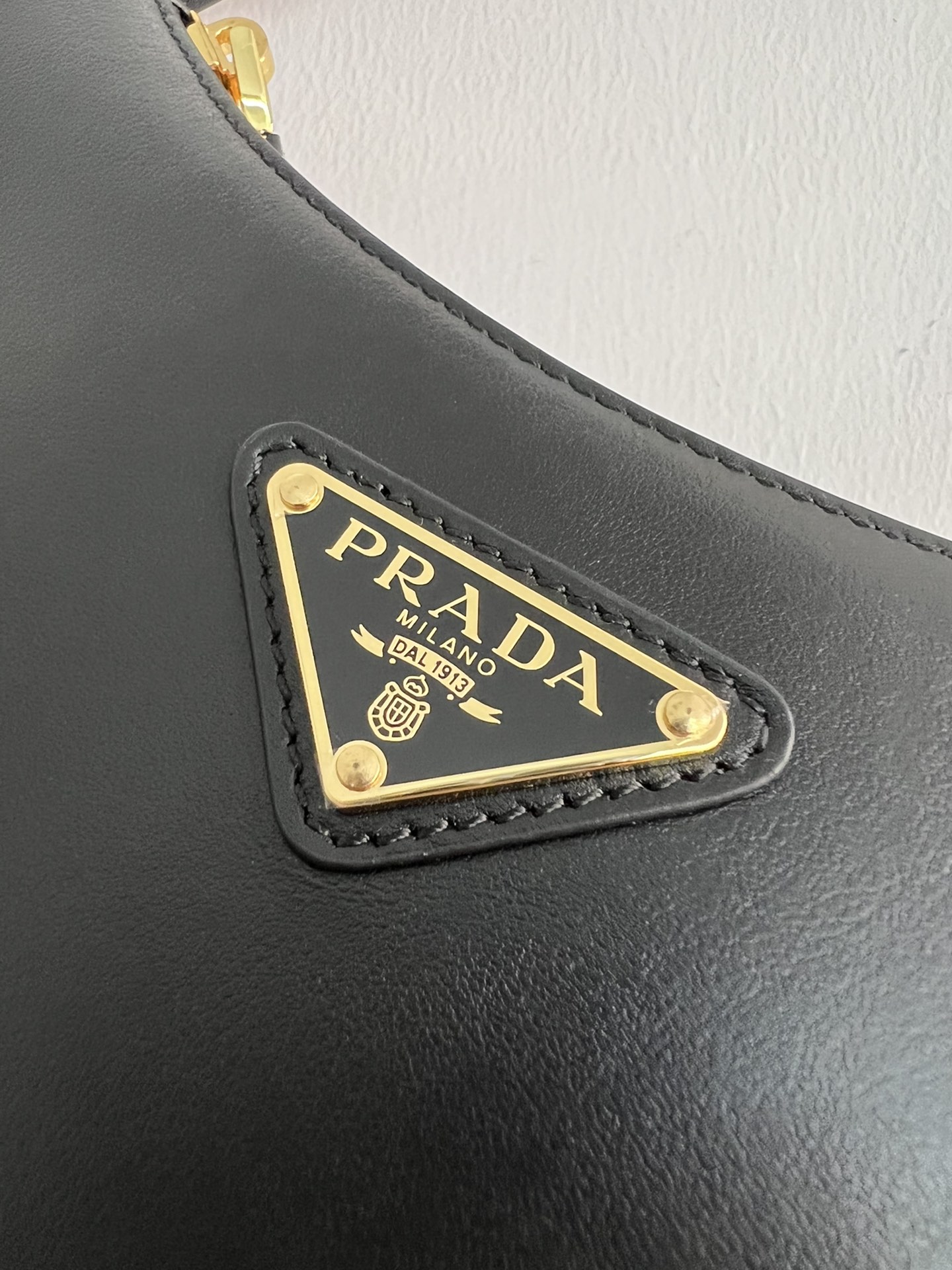 [TOP] PRADA Moon Bag Cowhide Leather with Lambskin Interior 18x16x5cm/22.5x18.5x6.5cm - Black