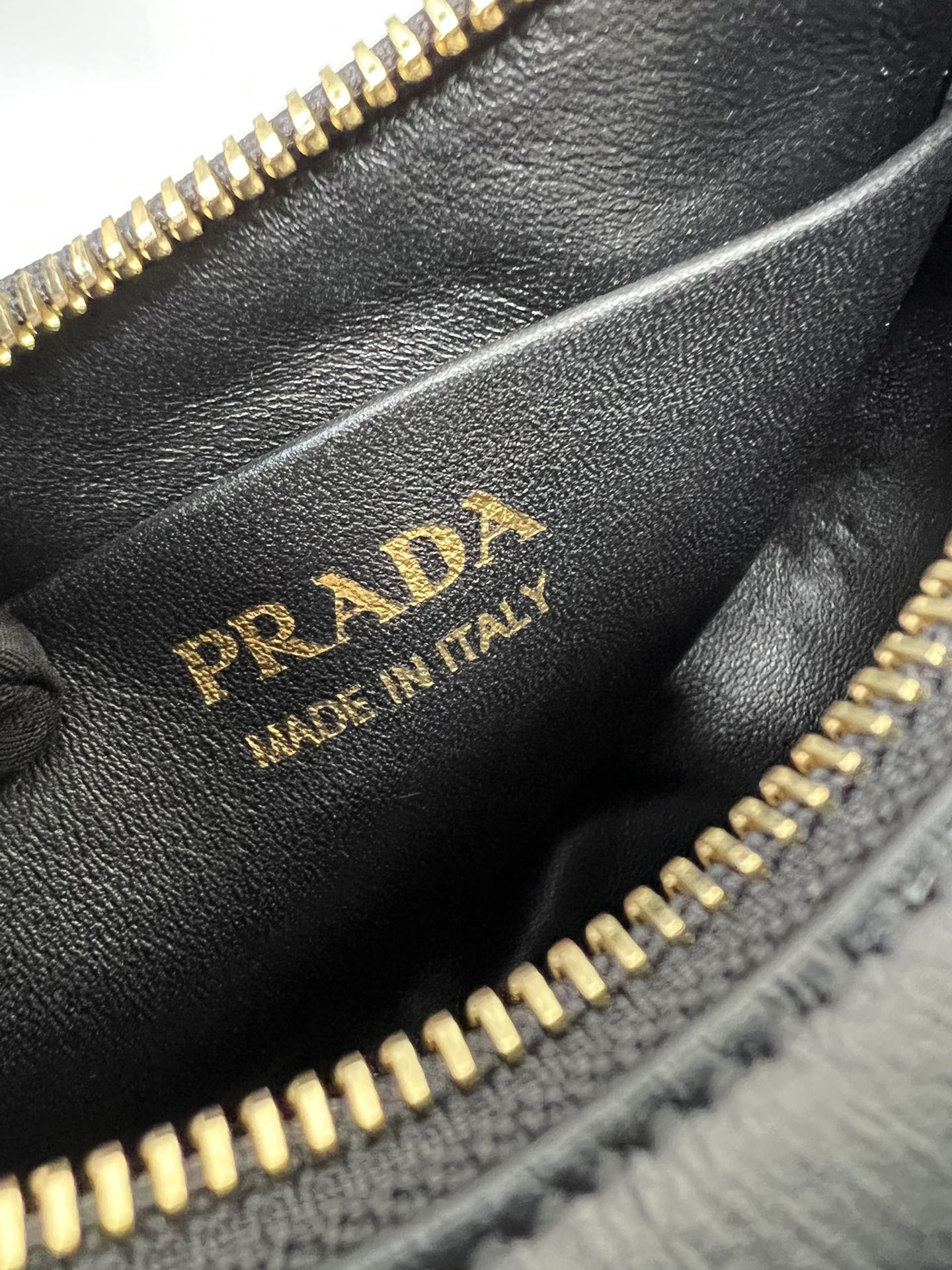 [TOP] PRADA Moon Bag Cowhide Leather with Lambskin Interior 18x16x5cm/22.5x18.5x6.5cm - Black