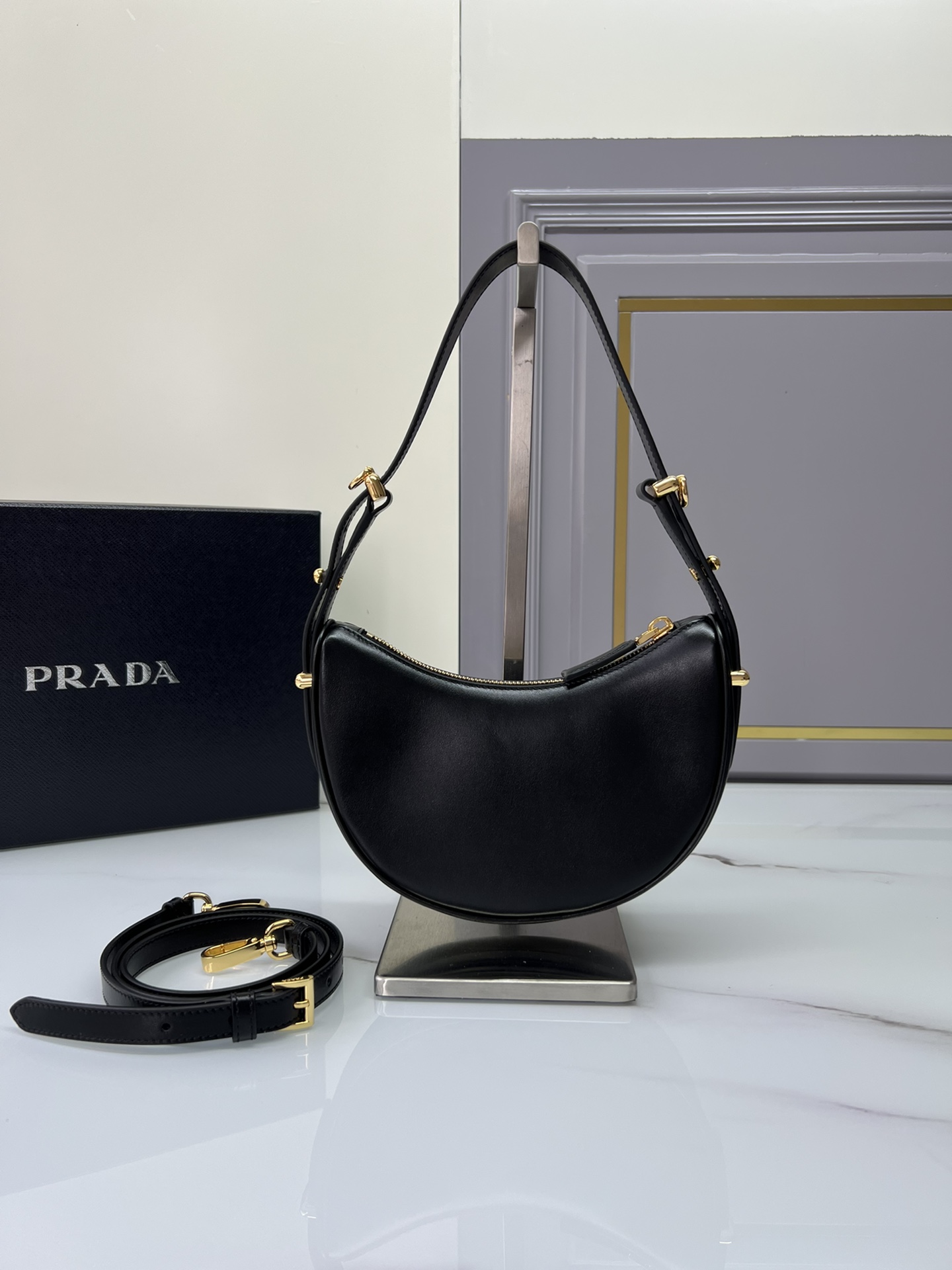 [TOP] PRADA Moon Bag Cowhide Leather with Lambskin Interior 18x16x5cm/22.5x18.5x6.5cm - Black