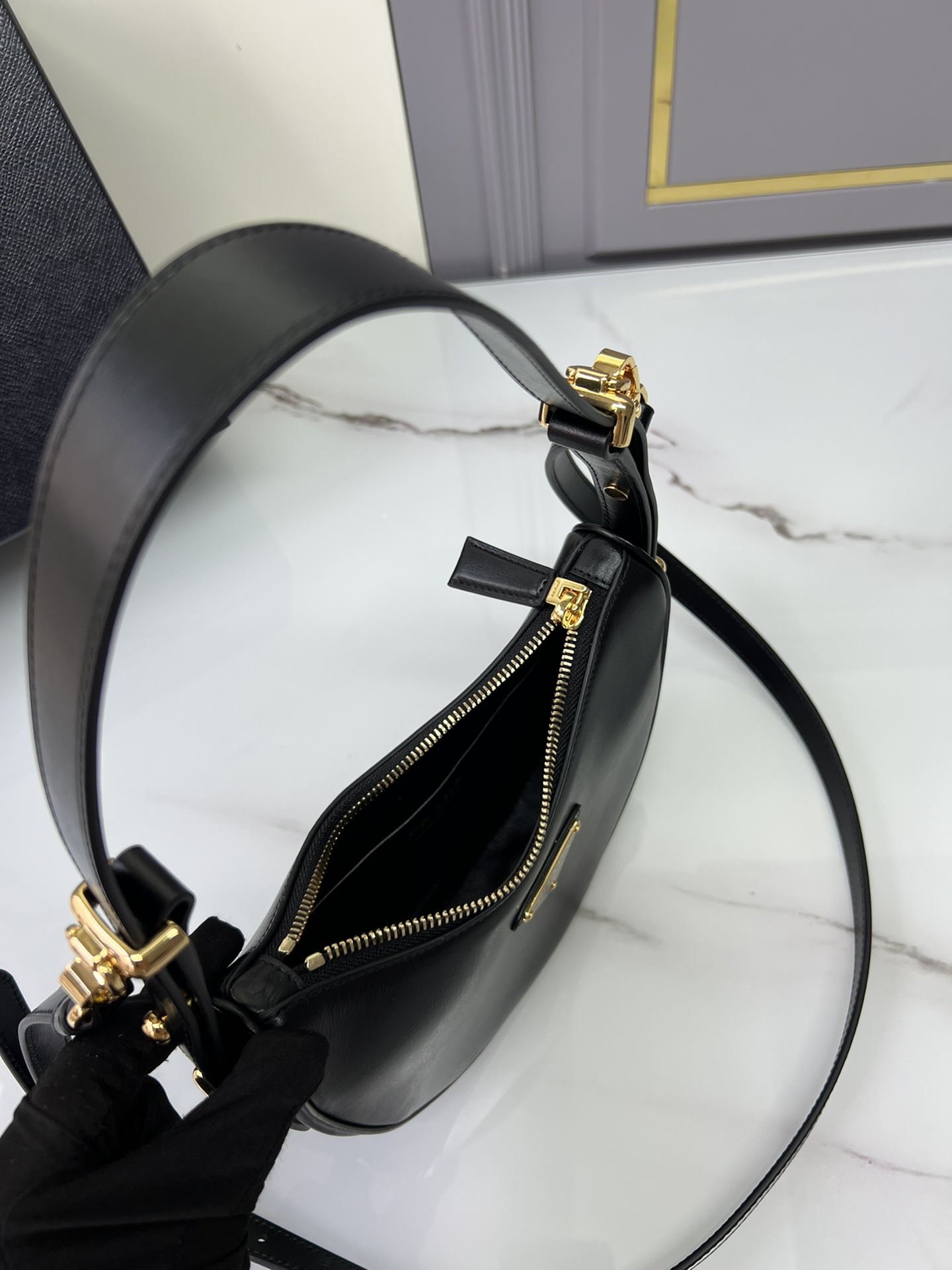 [TOP] PRADA Moon Bag Cowhide Leather with Lambskin Interior 18x16x5cm/22.5x18.5x6.5cm - Black