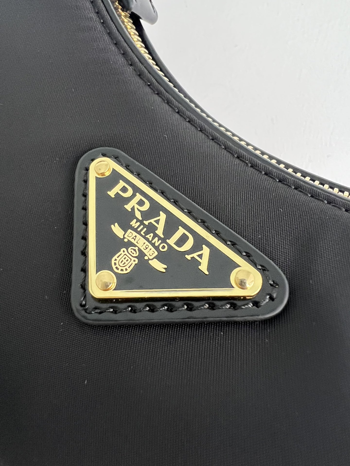 [TOP] PRADA Moon Bag Nylon/Glossy Cowhide 18x16x5cm/22.5x18.5x6.5cm - Black