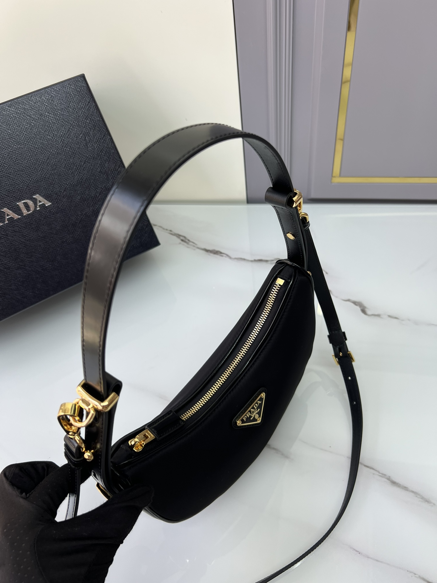 [TOP] PRADA Moon Bag Nylon/Glossy Cowhide 18x16x5cm/22.5x18.5x6.5cm - Black