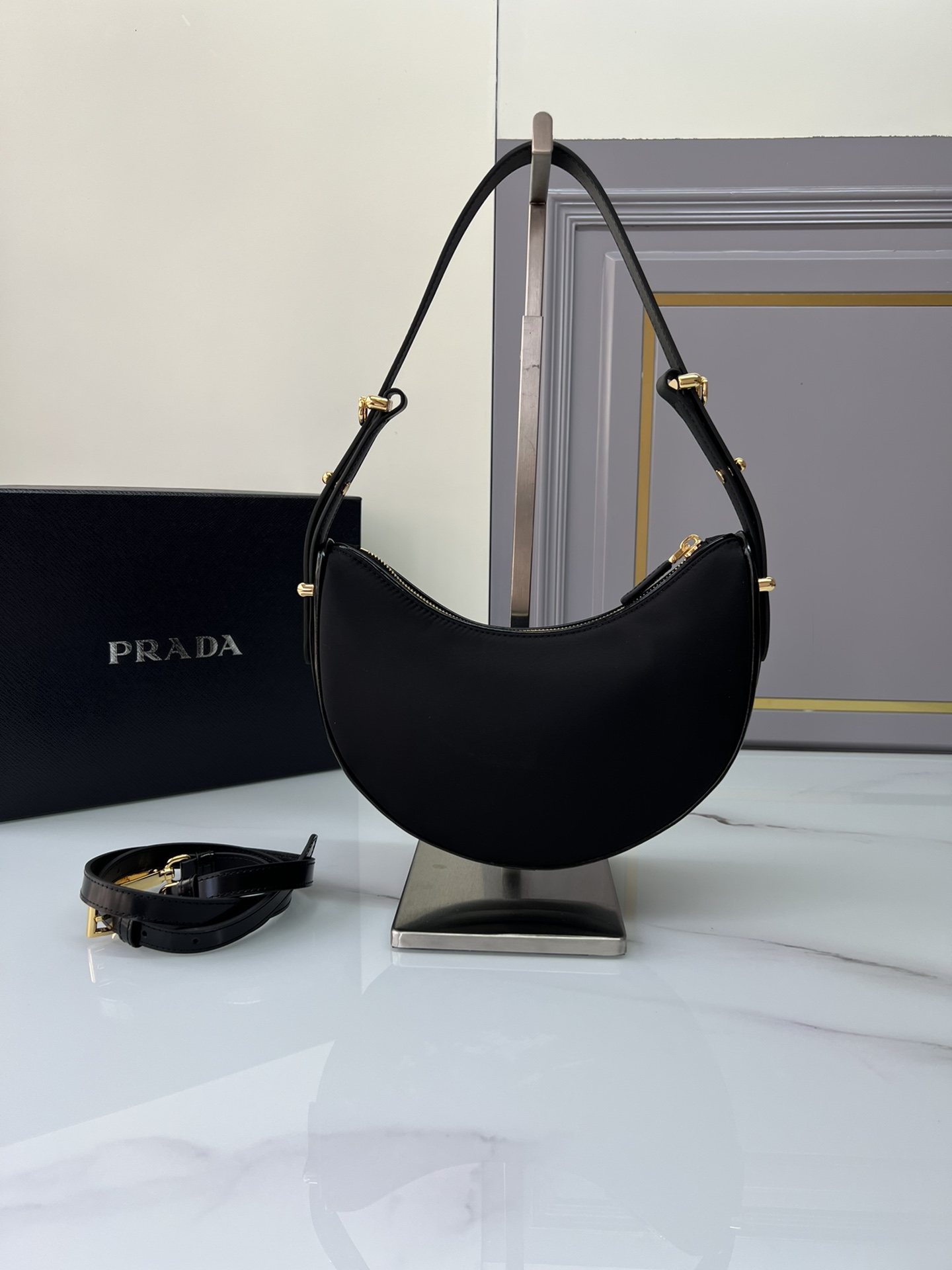[TOP] PRADA Moon Bag Nylon/Glossy Cowhide 18x16x5cm/22.5x18.5x6.5cm - Black