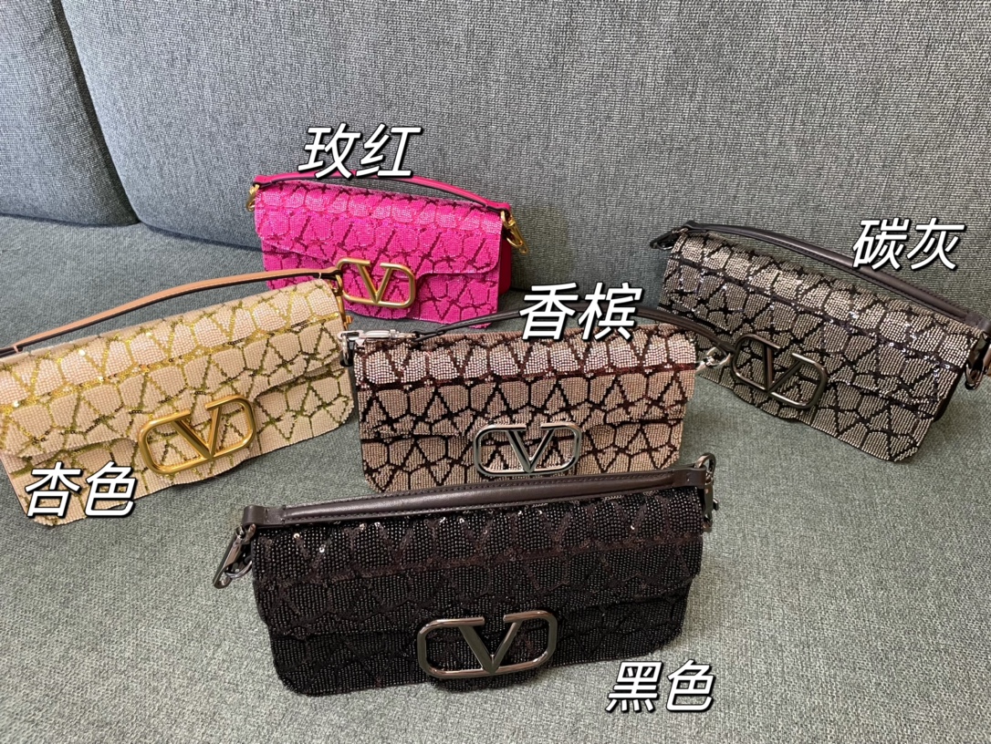 [TOP] VALENTINO Garavani MINILOC Bag Calfskin 20x11x5cm/27x13x6cm with Metal VLogo Signature - 5 Color