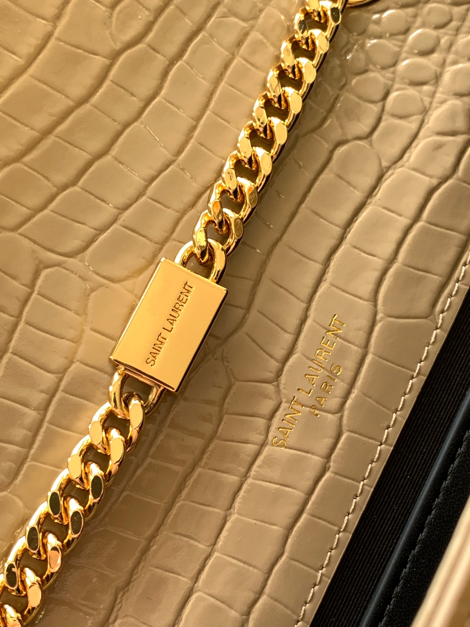 [TOP] Yves Saint Laurent YSL Cowhide Kate Bag - 20x12x5cm & GHW