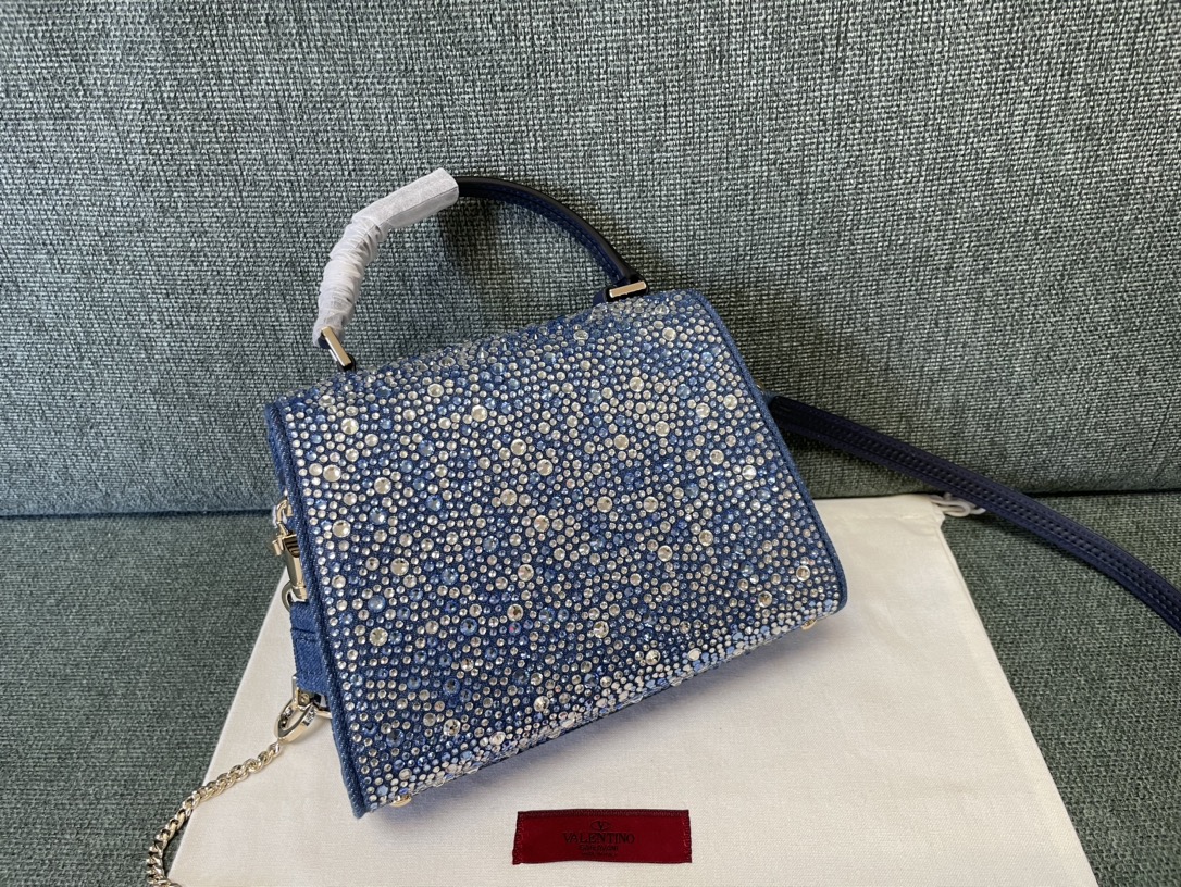 [TOP] VALENTINO Garavani Vsling Bag Small 22x16x9cm with Diamonds - Denim