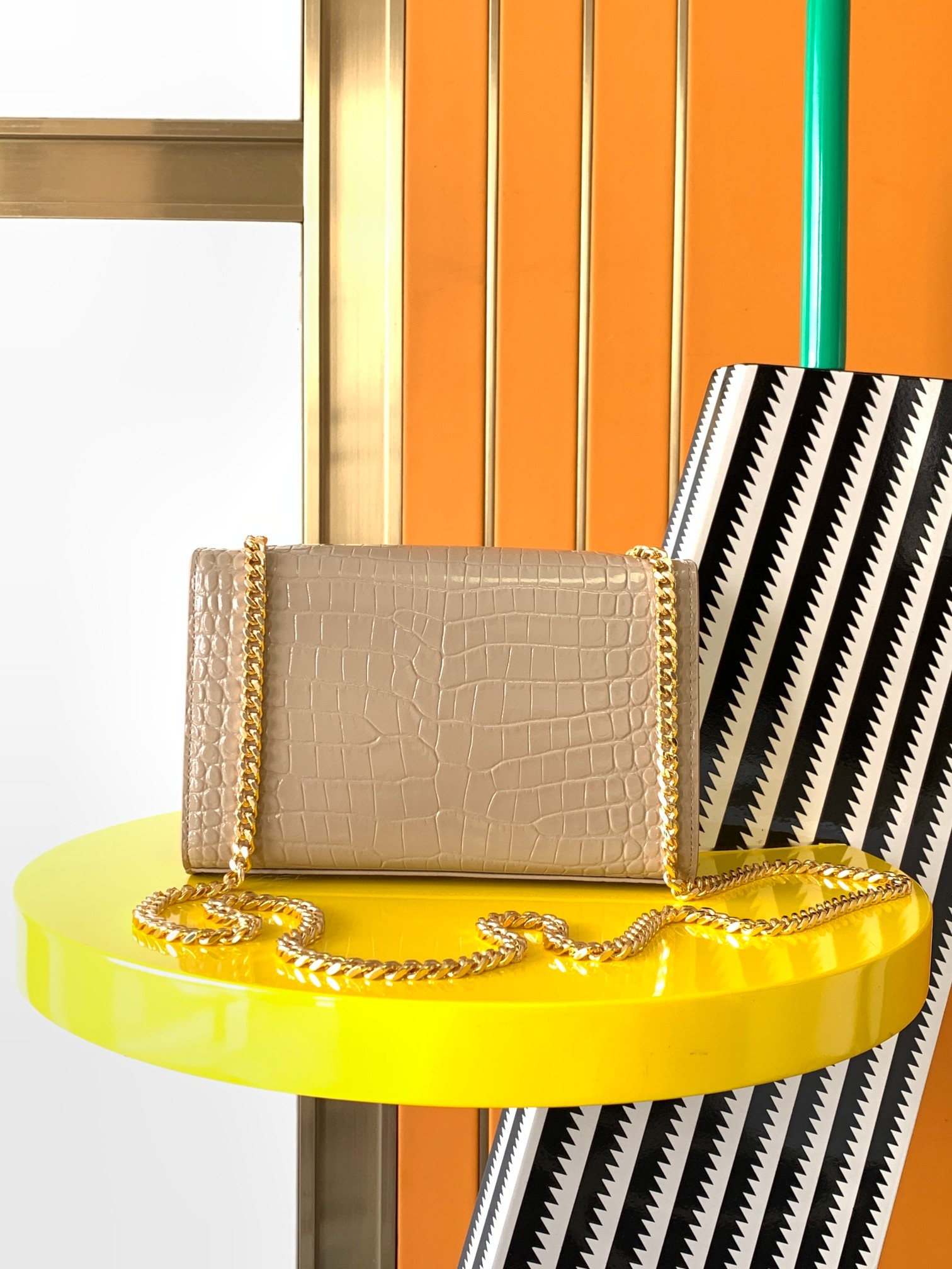 [TOP] Yves Saint Laurent YSL Cowhide Kate Bag - 20x12x5cm & GHW