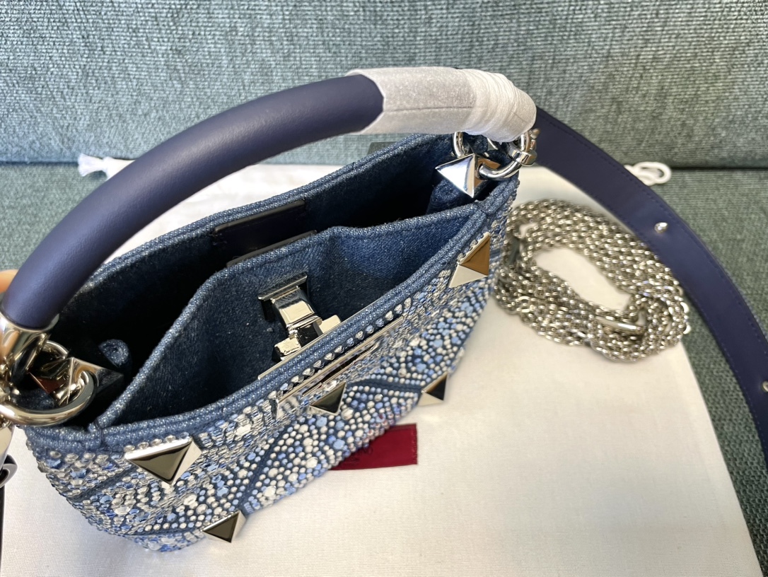 [TOP] VALENTINO Garavani Romanstud Bag 20x15x9cm/21x17x13cm with Diamonds - Denim