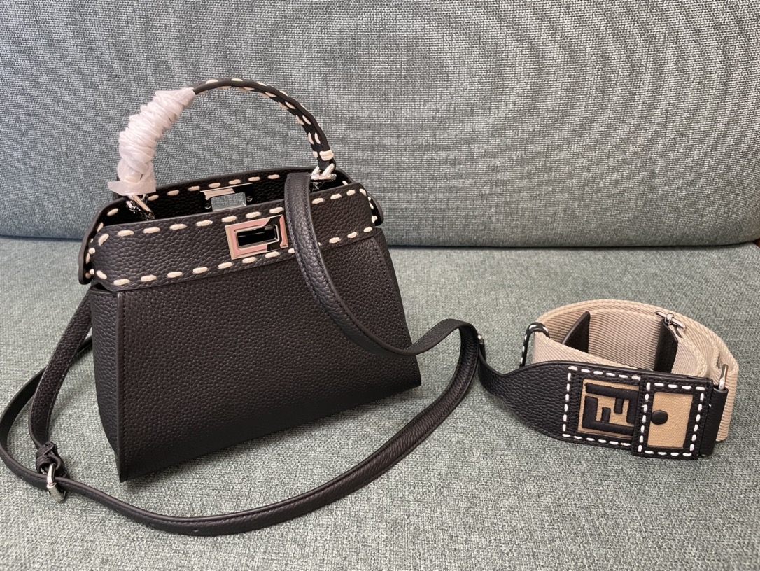 [TOP] FENDI Peekaboo Bag Cowhide with snakeskin wristlet Small 23x7x20cm with Handmade Outer Seams - Black