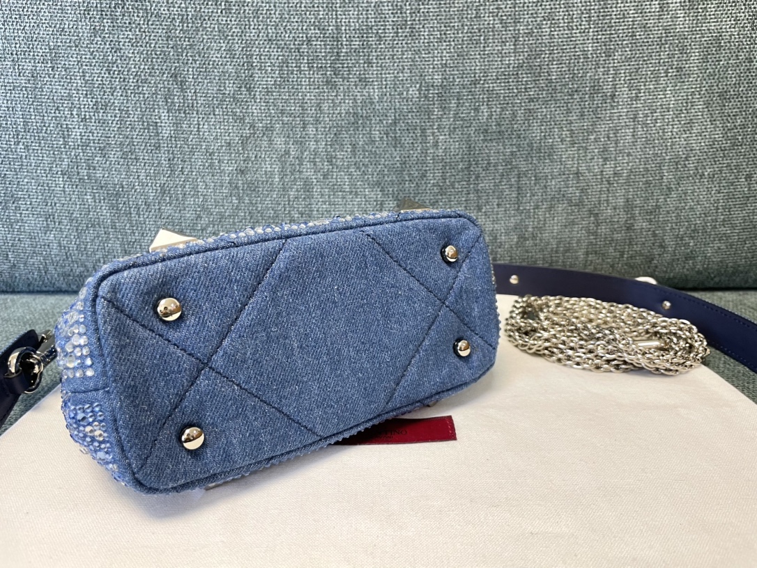 [TOP] VALENTINO Garavani Romanstud Bag 20x15x9cm/21x17x13cm with Diamonds - Denim