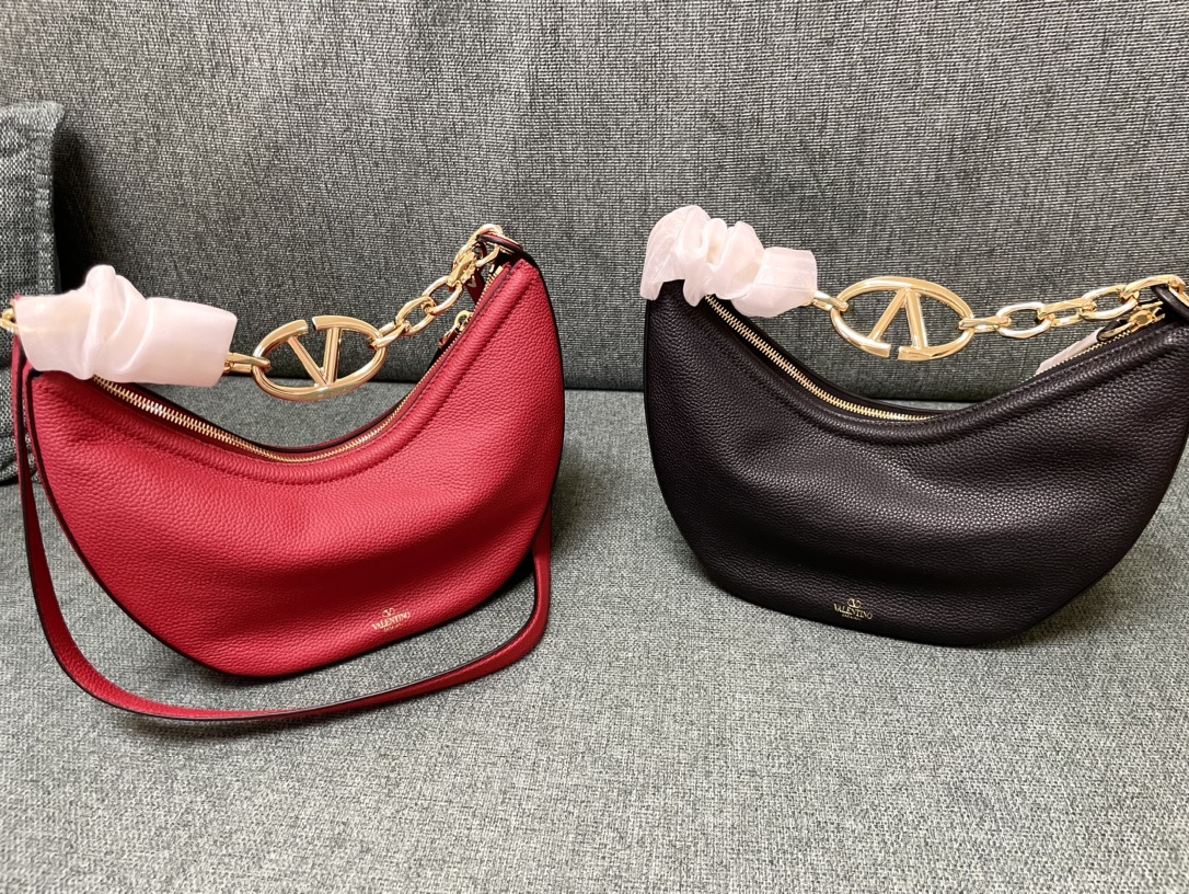 [TOP] VALENTINO Garavani VLOGO MOON HOBO Bag Leather Small 29x23x11cm with Chain - 6 Color