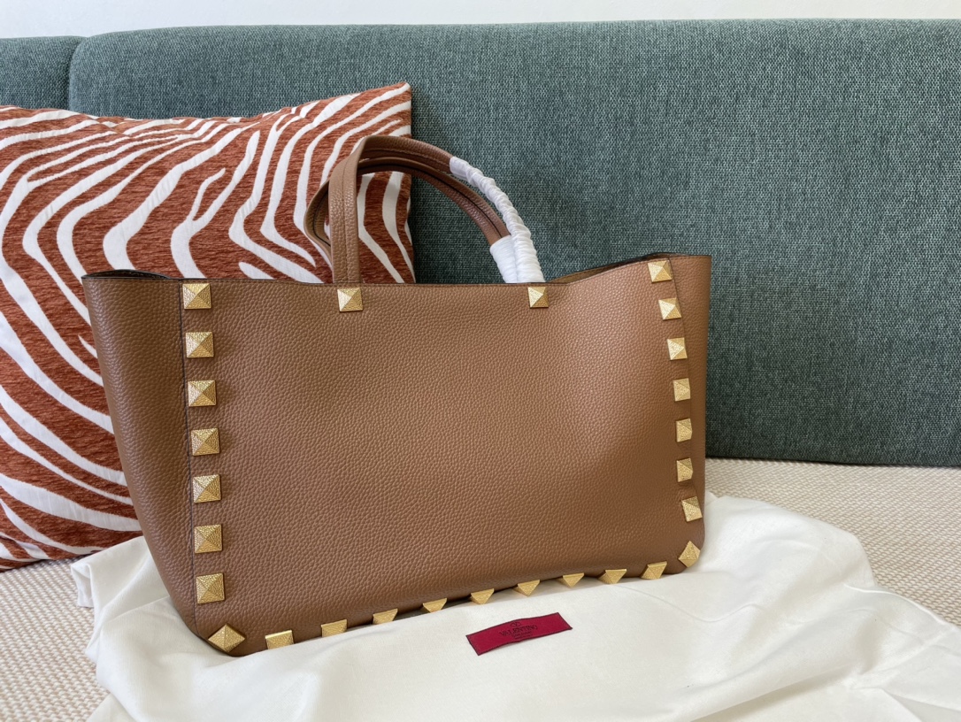 [TOP] VALENTINO Rockstud Tote Bag Cowhide 39.5 x 27x 18cm with Oversized Rivets - 2 Color & GHW