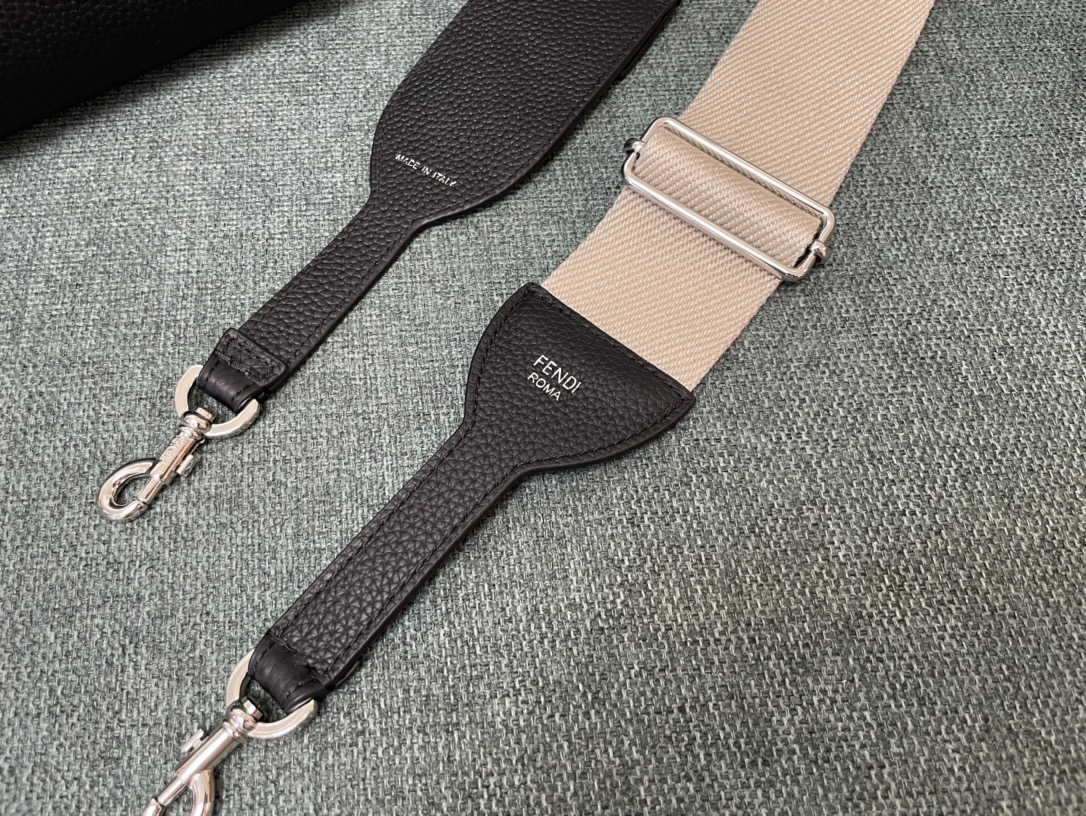 [TOP] FENDI Peekaboo Bag Cowhide with snakeskin wristlet Small 23x7x20cm with Handmade Outer Seams - Black