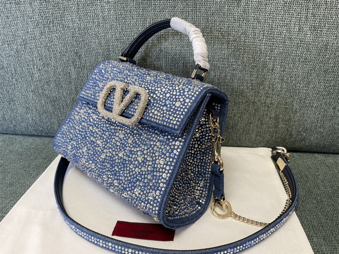 [TOP] VALENTINO Garavani Vsling Bag Small 22x16x9cm with Diamonds - Denim