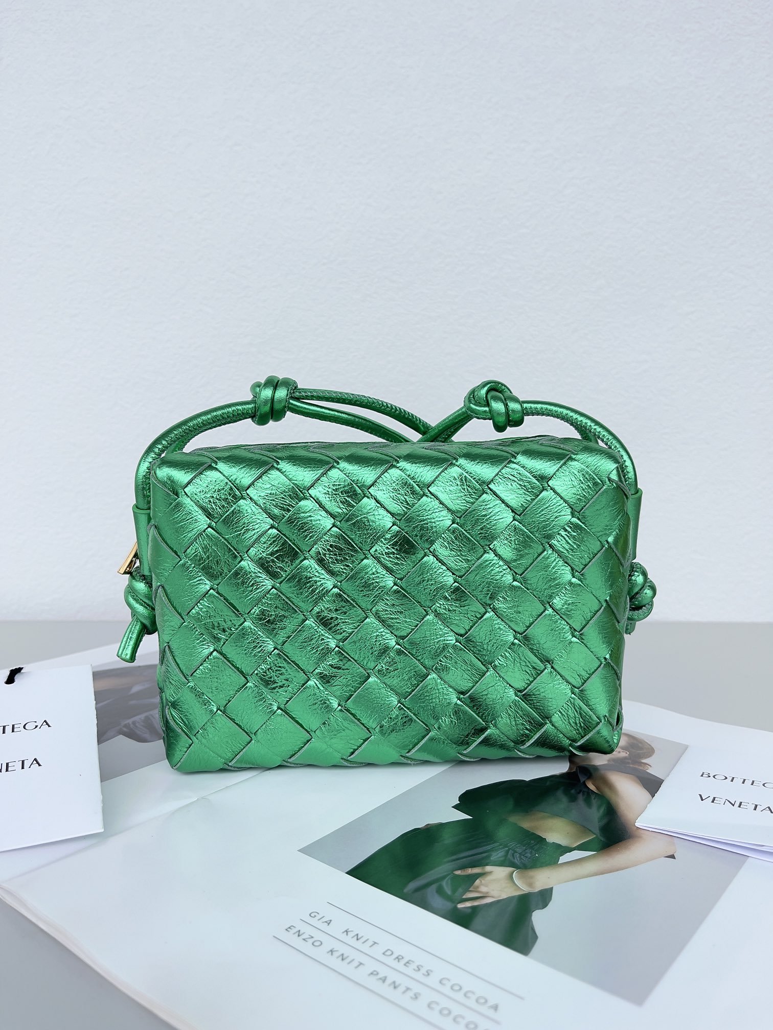 [TOP] Bottega Veneta BV Small Crossbody Bag Intrecciato Handmade lambskin Braid - Green