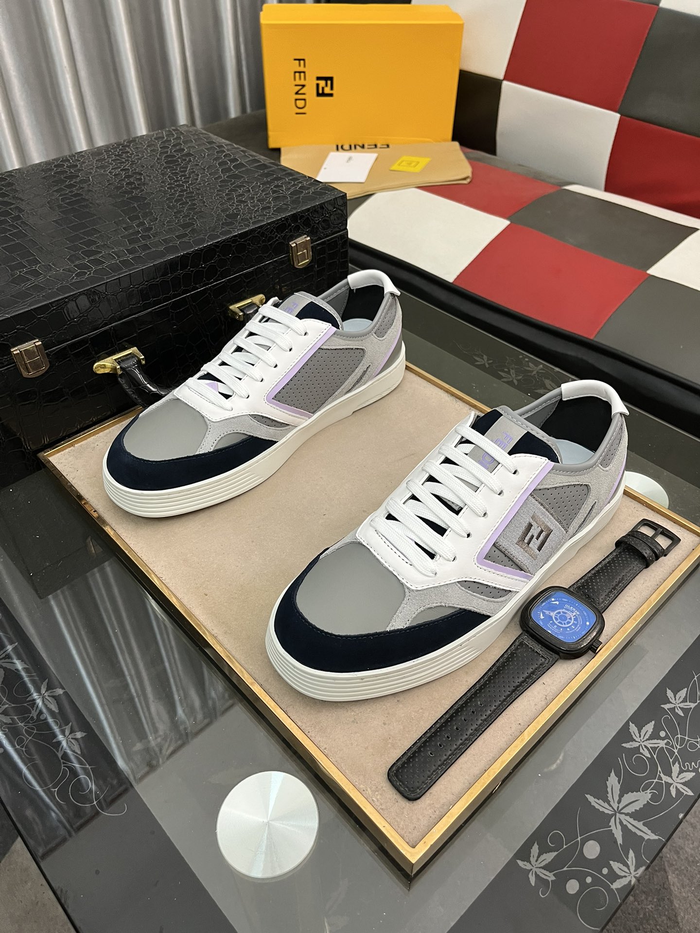 [TOP] FENDI Modern Casual Shoes - 4 Colors