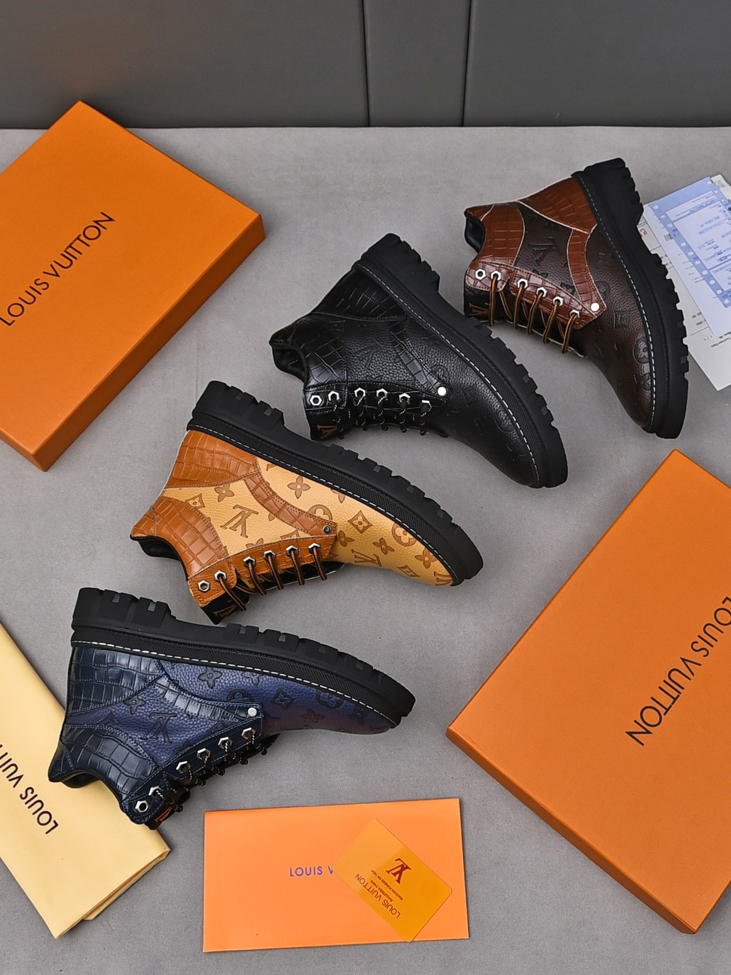 [TOP] Louis Vuitton LV Men's Cowhide Embossed Short Boots - 4 Colors