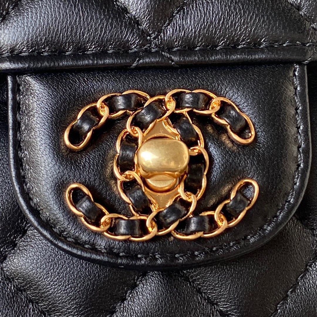 [TOP] CHANEL Black Diamond Handle Lambskin Bag 21CM - Black & GHW