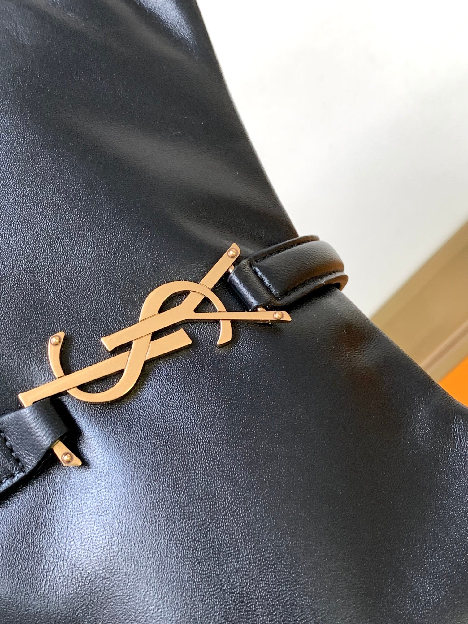 [TOP] Yves Saint Laurent YSL LE 5A7 Shoulder Bag 24.5x16x6cm - Black&GHW