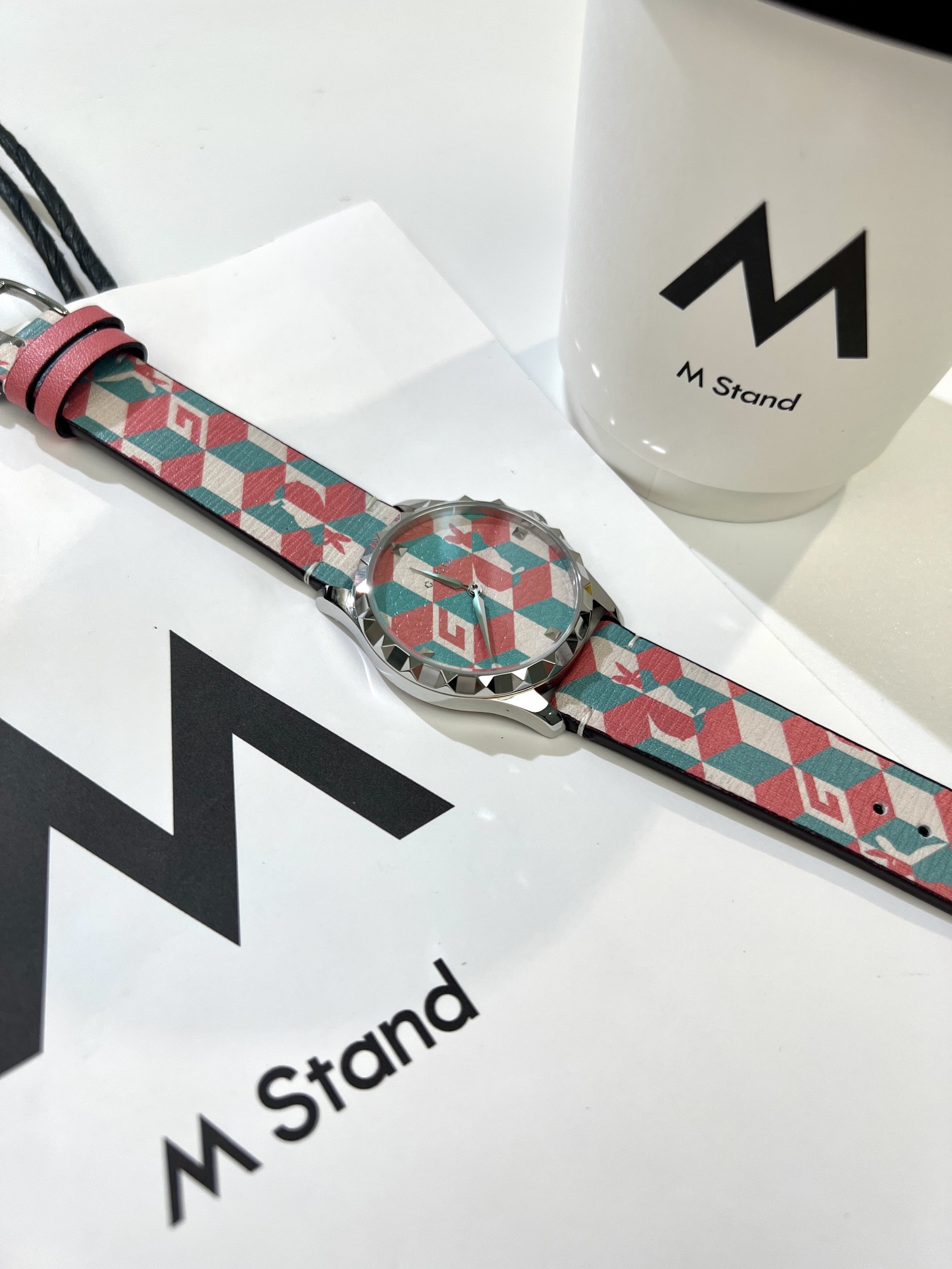 [TOP] GUCCI G-Timeless Series Bunny Print W Bowl Watch 38 mm - 2 Colors