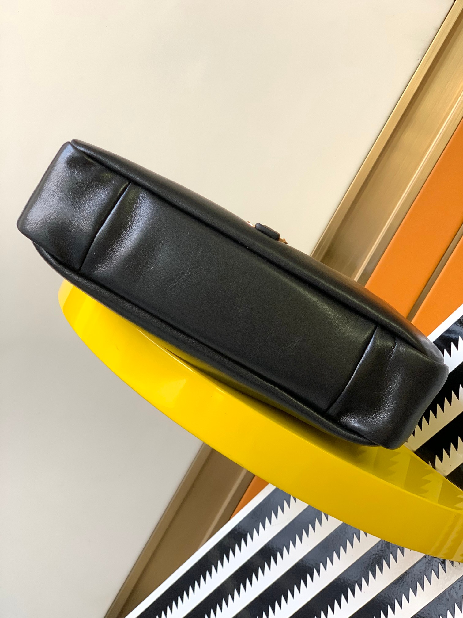 [TOP] Yves Saint Laurent YSL LE 5A7 Shoulder Bag 24.5x16x6cm - Black&GHW