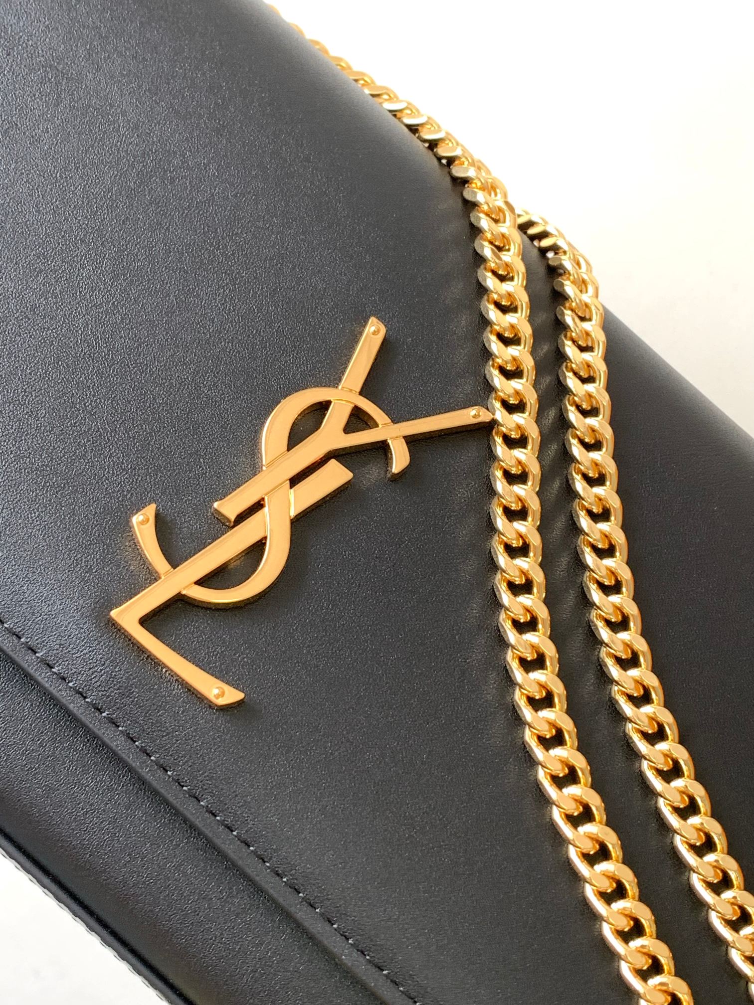 [TOP] Yves Saint Laurent YSL Monogram Kate Bag - 24x14.5x5cm & GHW