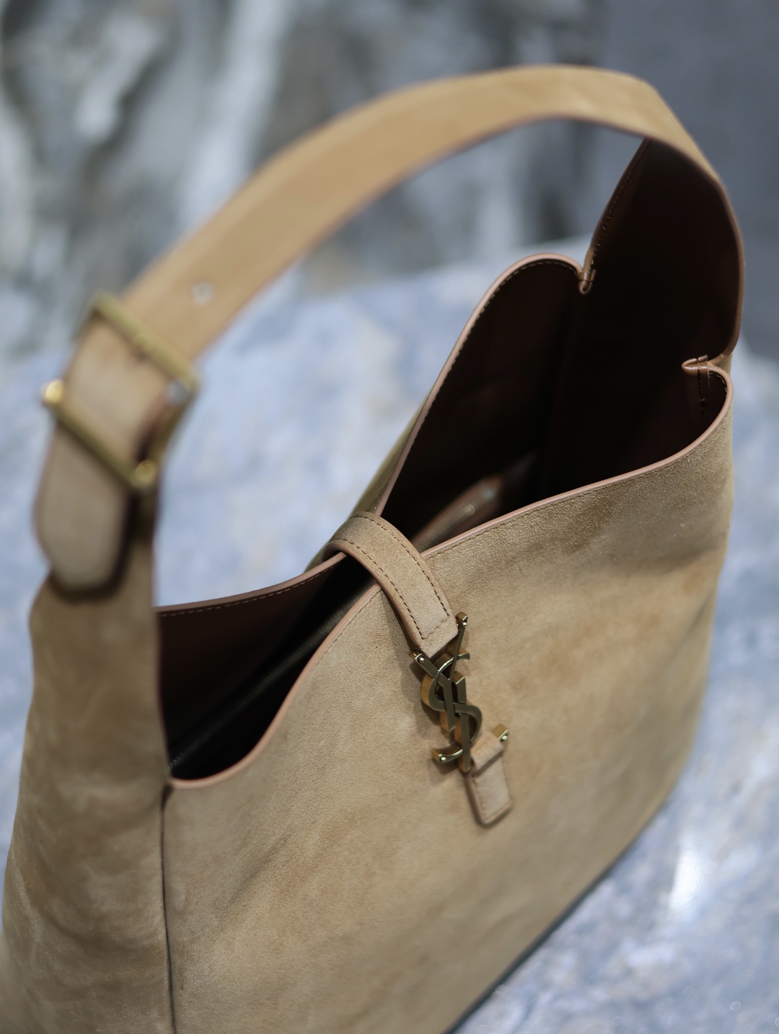 [TOP] Yves Saint Laurent YSL Le 5A7 Supple Shoulder Bag 30x31x13cm - Khaki&GHW