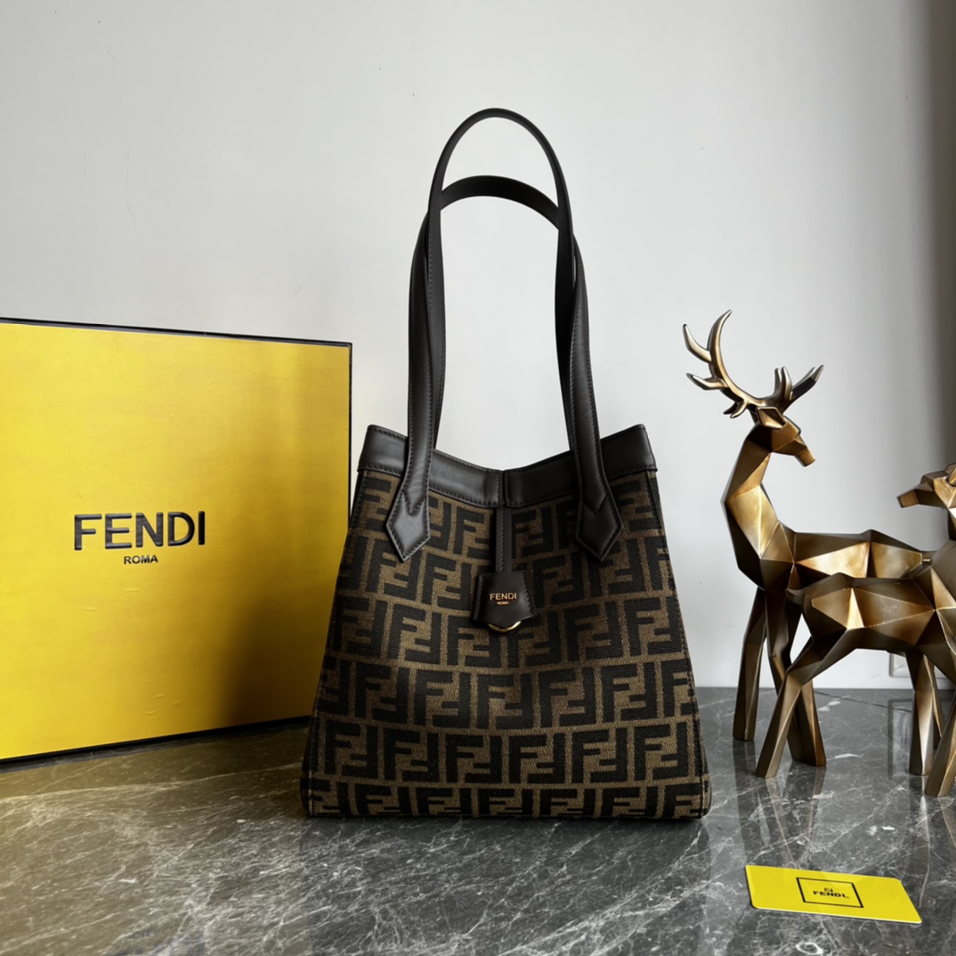 [TOP] FENDI Medium New Folding Bag - 27×16×27cm