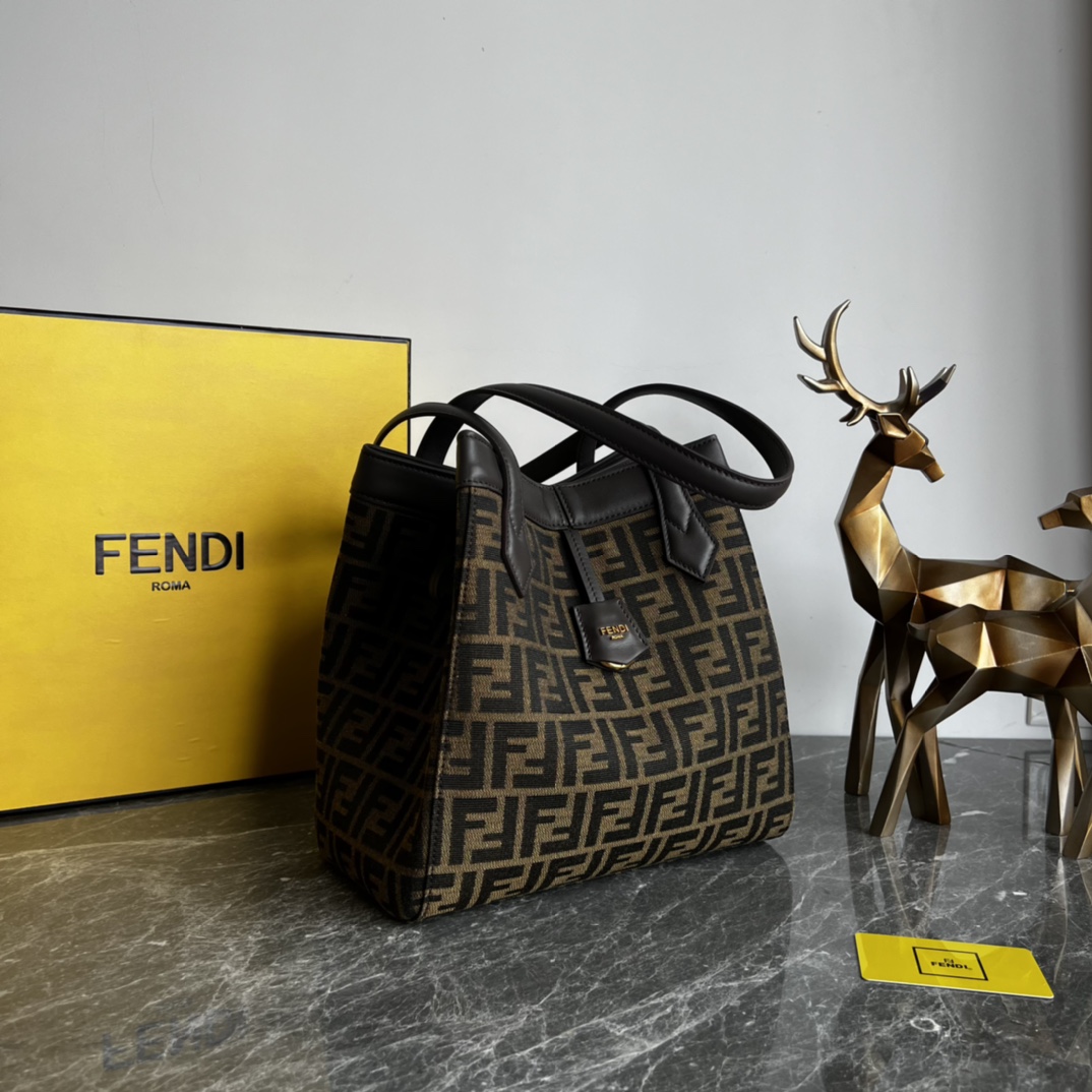 [TOP] FENDI Medium New Folding Bag - 27×16×27cm