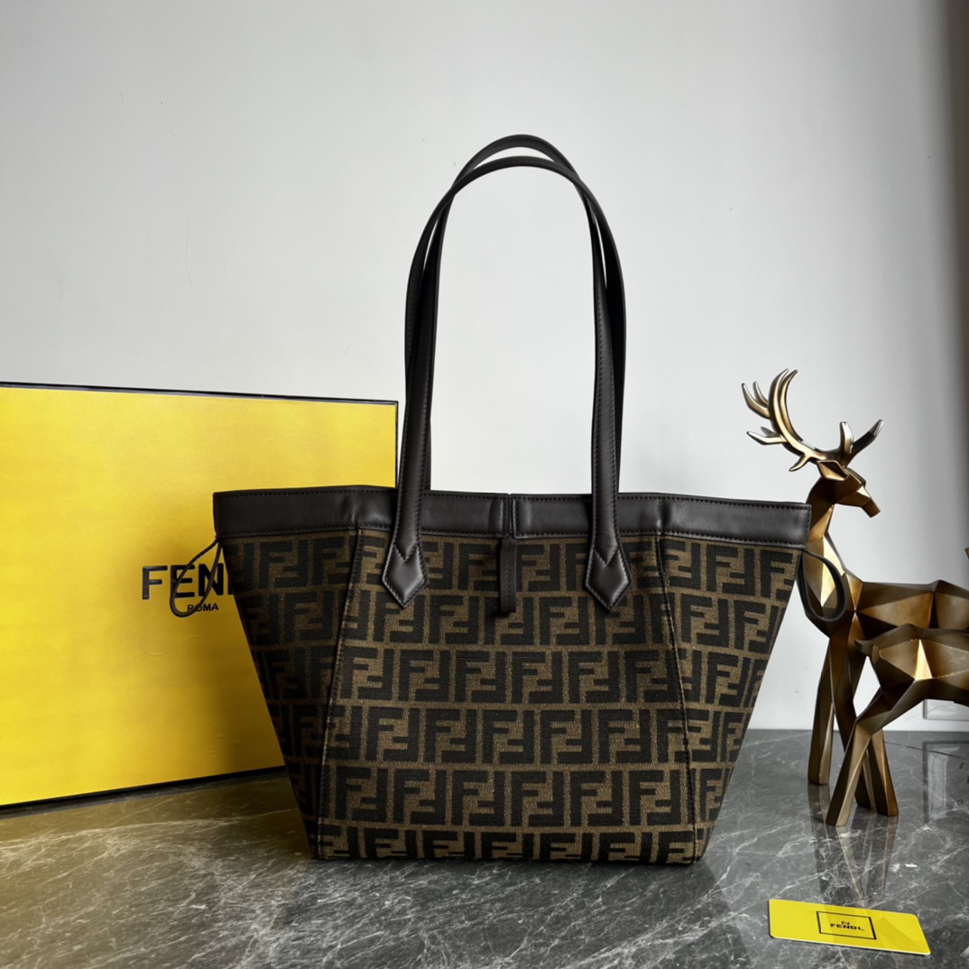 [TOP] FENDI Medium New Folding Bag - 27×16×27cm