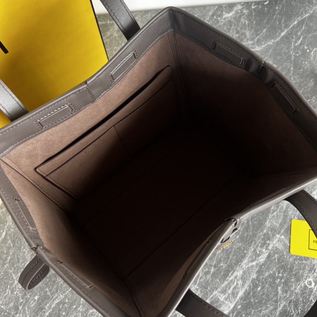 [TOP] FENDI Medium New Folding Bag - 27×16×27cm