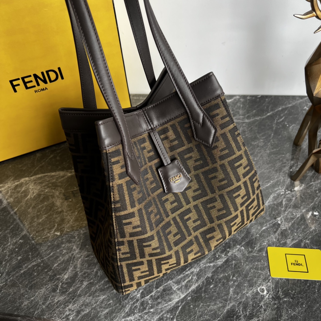 [TOP] FENDI Medium New Folding Bag - 27×16×27cm