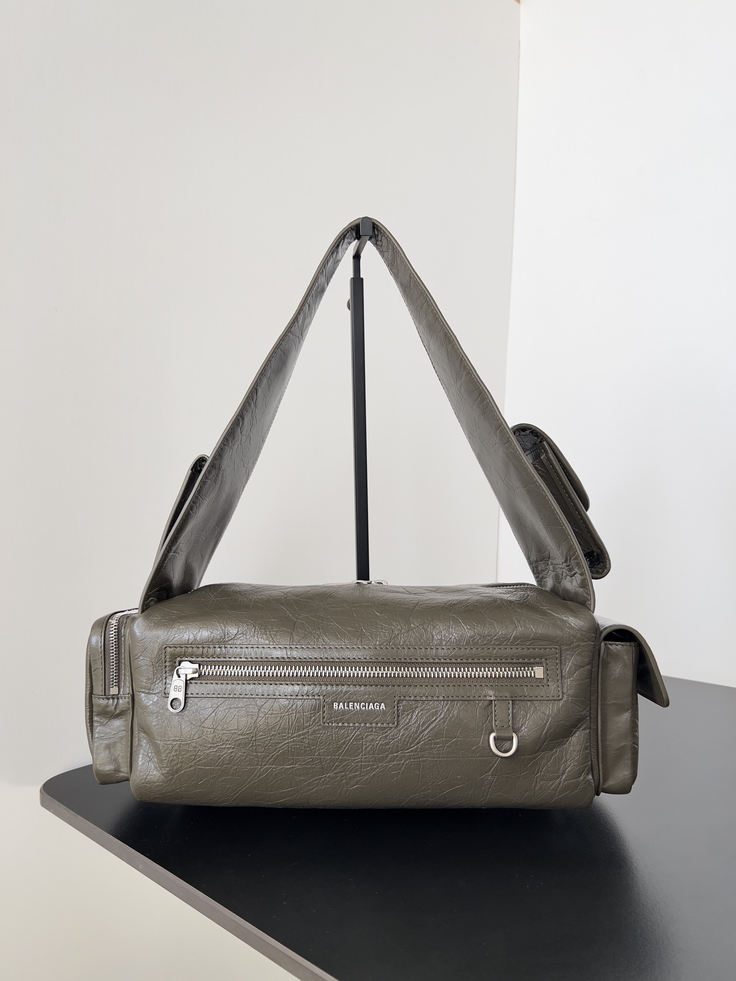 [TOP] BALENCIAGA Superbusy Series Sheepskin Shoulder Bag Tote Armpit Bag 35x 12x 11cm