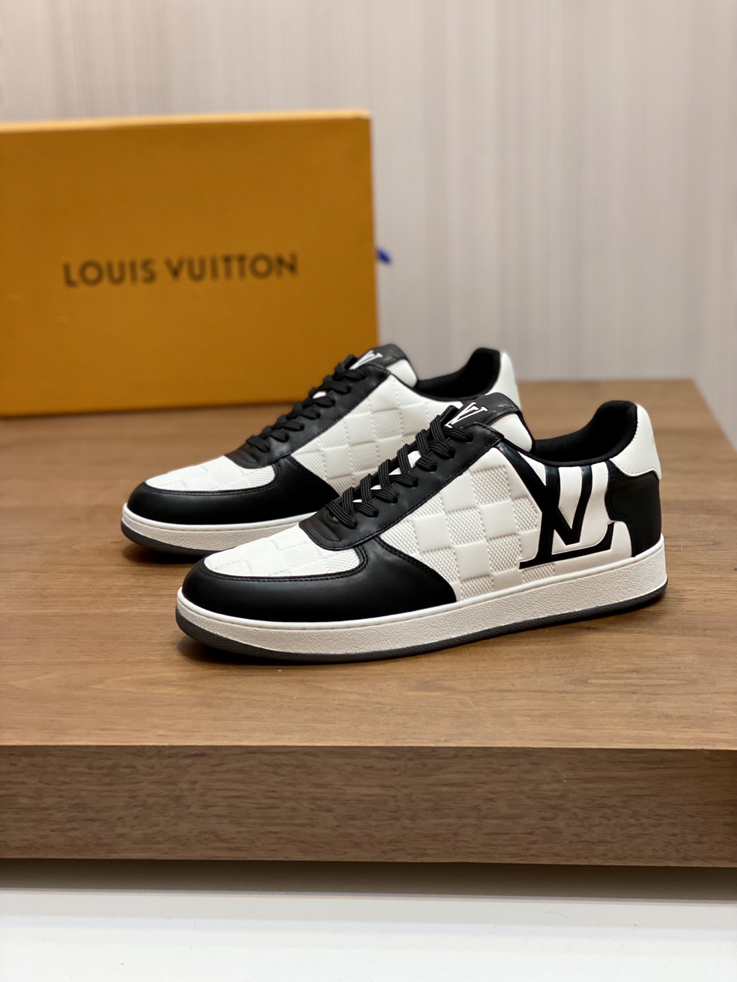 [TOP] Louis Vuitton LV Men's Cowhide Casual Shoes - 6 Colors