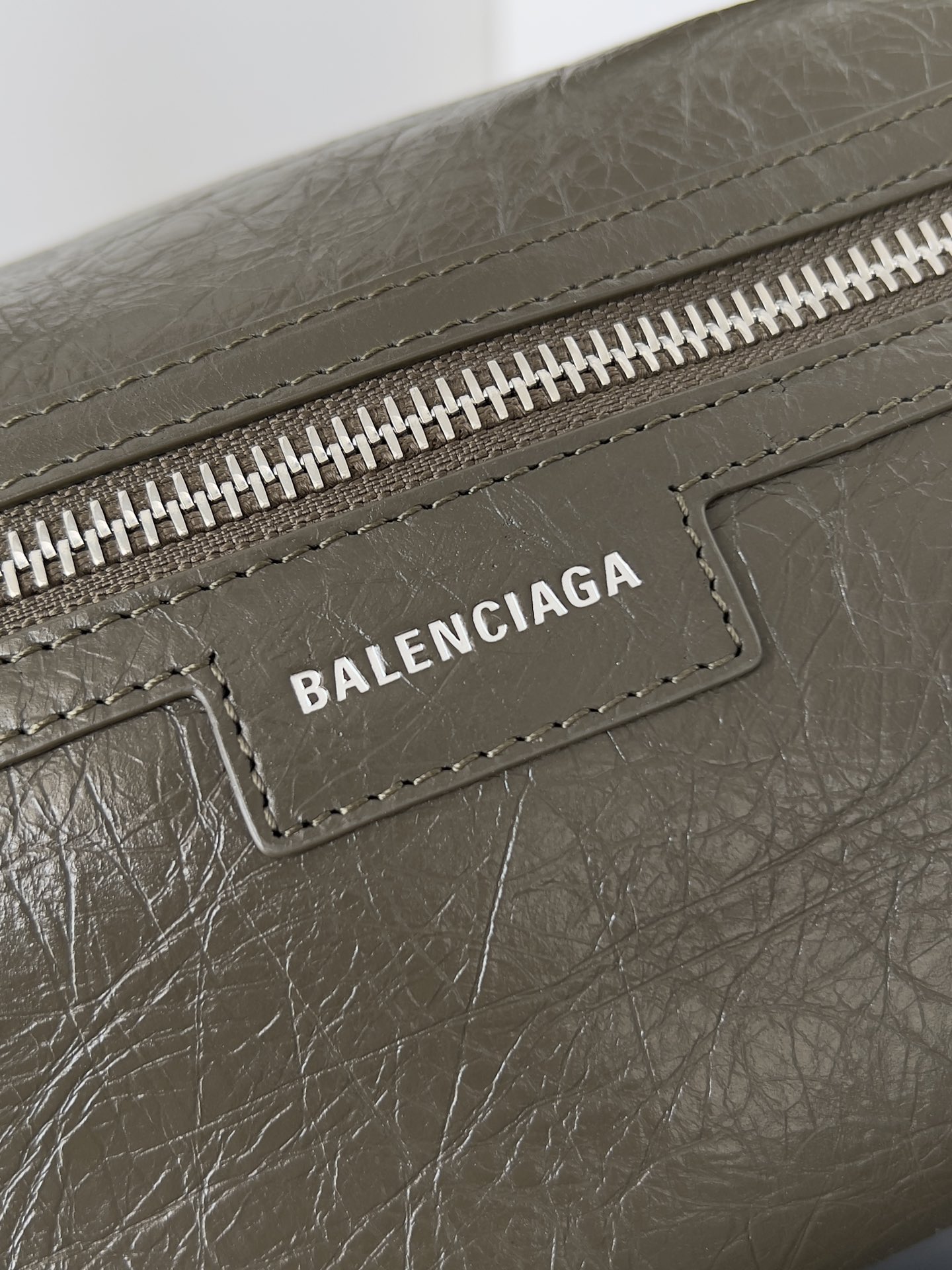 [TOP] BALENCIAGA Superbusy Series Sheepskin Shoulder Bag Tote Armpit Bag 35x 12x 11cm