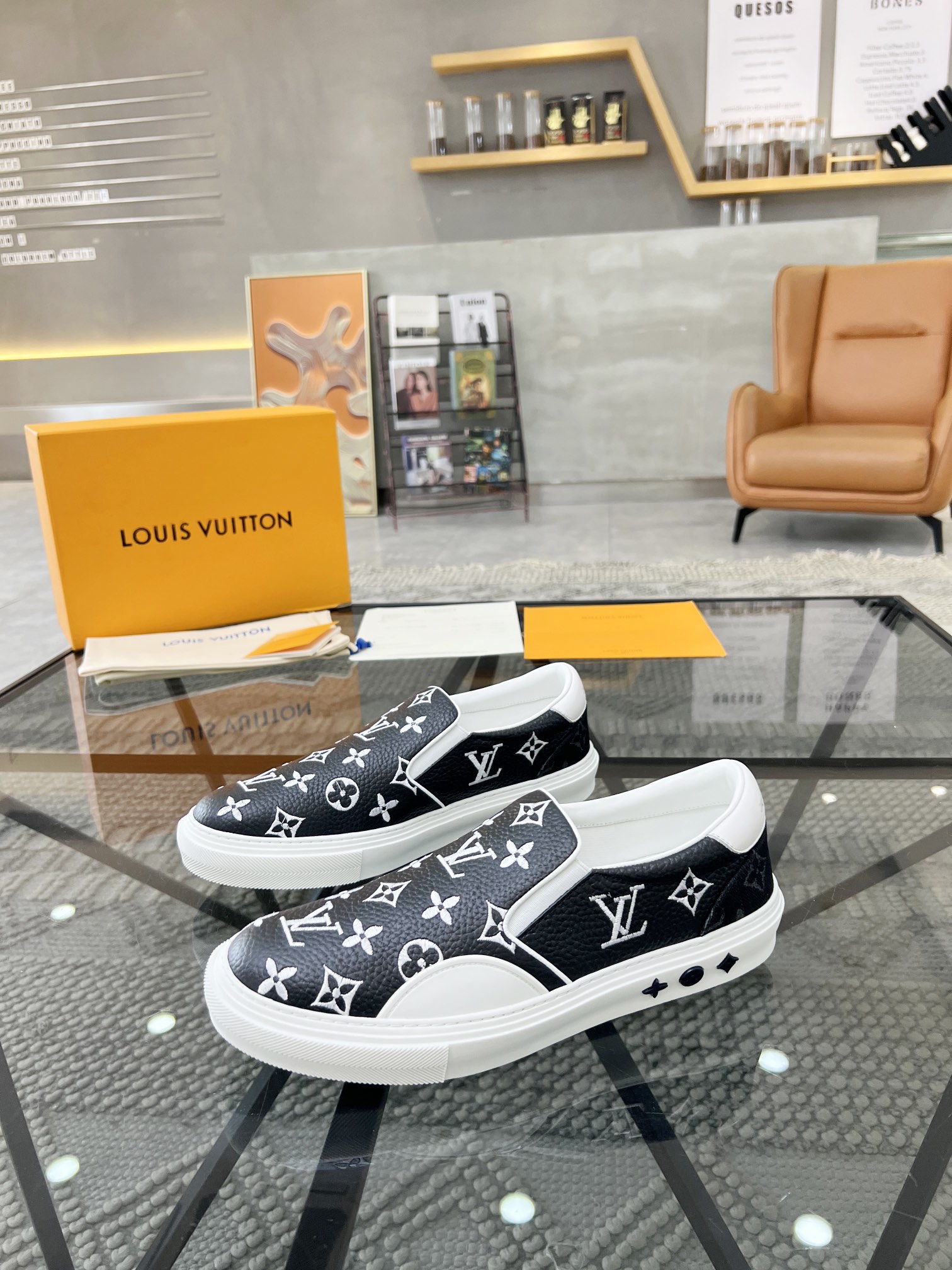 [TOP] Louis Vuitton LV Men's Casual Shoes - 4 Colors