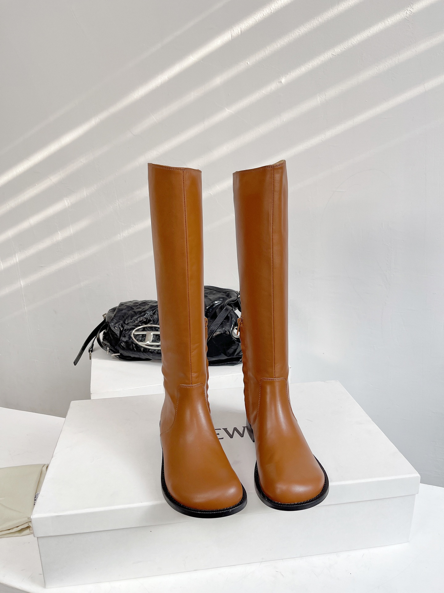 [TOP] LOEWE Round Head Versatile New Product Cowhide Boots - 3 Colors