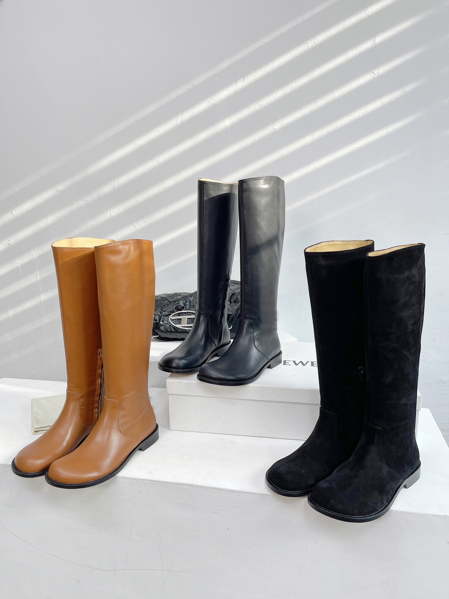 [TOP] LOEWE Round Head Versatile New Product Cowhide Boots - 3 Colors